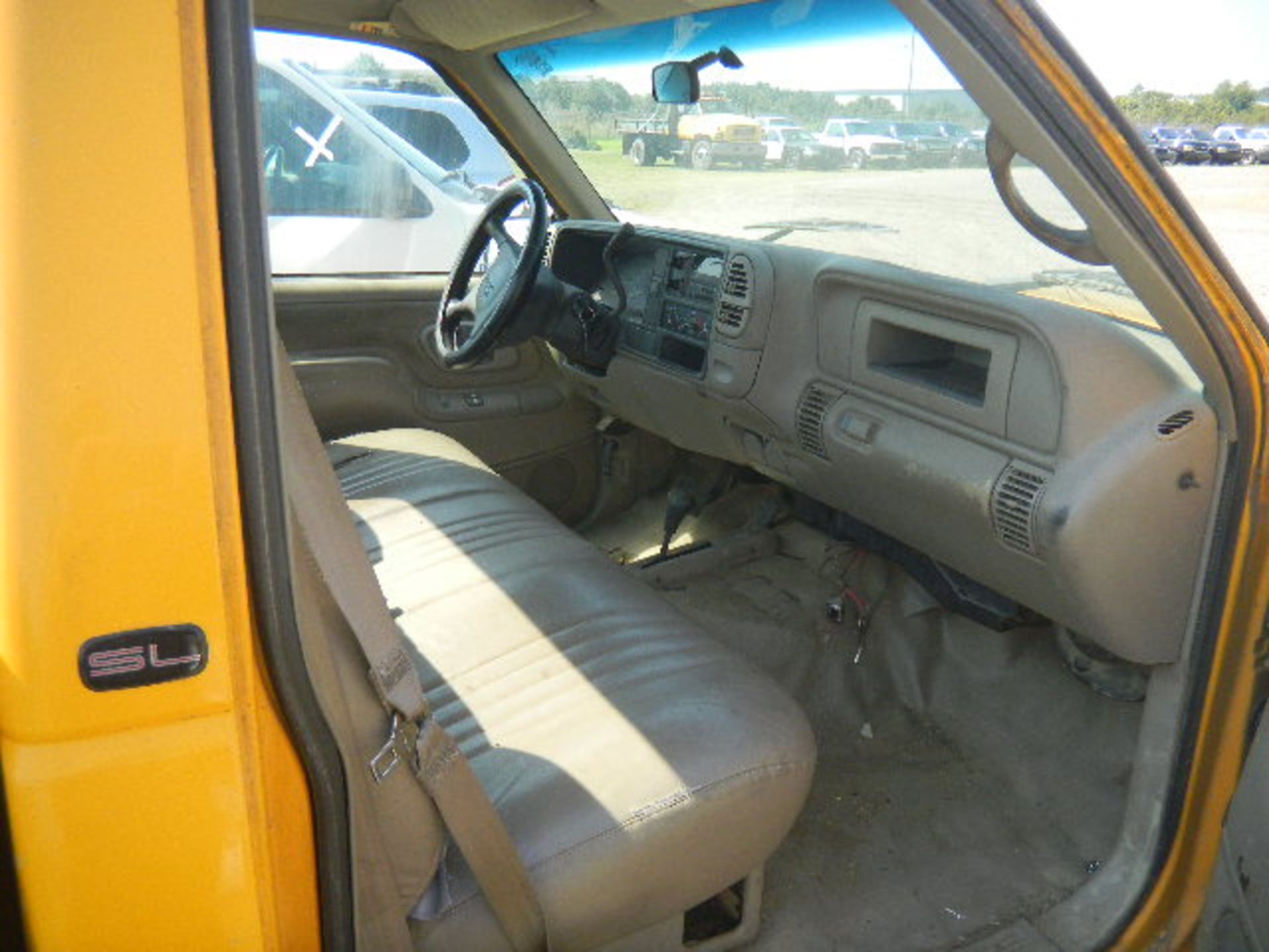 2000 GMC Sierra SL 4x4 Pickup Truck - With White Toolbox - Asset I.D. (416) - Last of Vin (509418) - Image 3 of 8