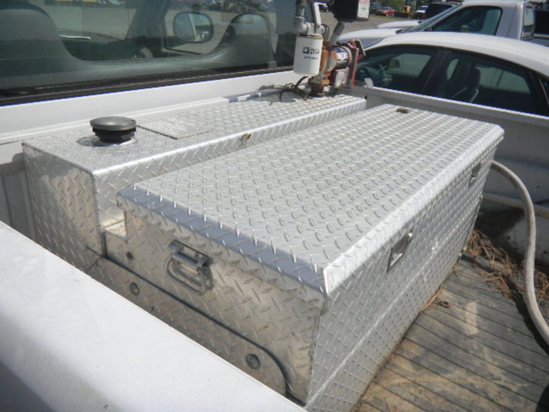 2000 Dodge Ram 2500 White Pickup w/Diamond Plate Fuel Tanks - Asset I.D.#482 - Last of Vin (276108) - Image 4 of 9