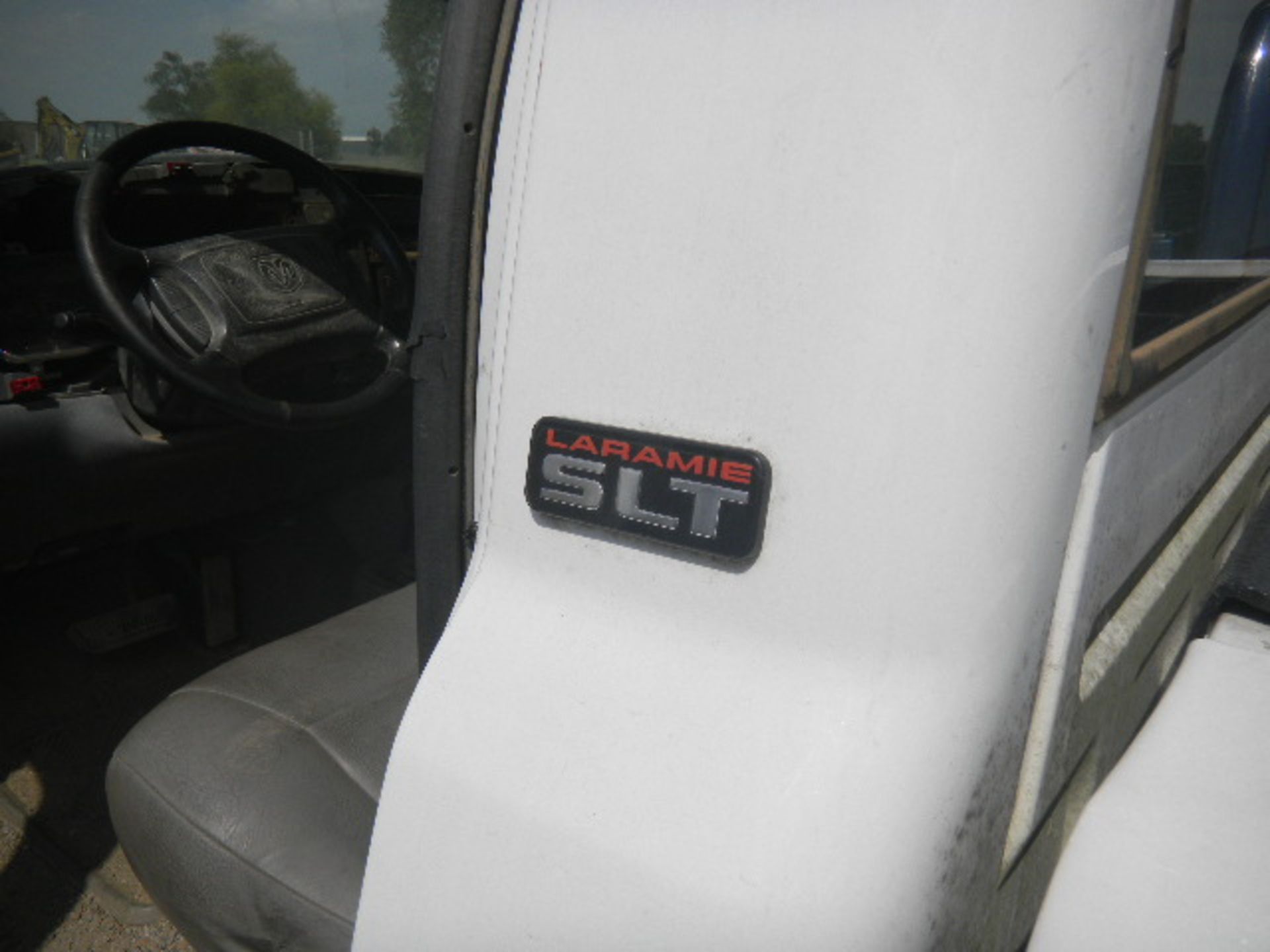 2001 Dodge 1500 SLT - V-8 Magnum 1/2 Ton Pickup (White) - Asset I.D. #557 - Last of Vin (S294927) - Image 5 of 8