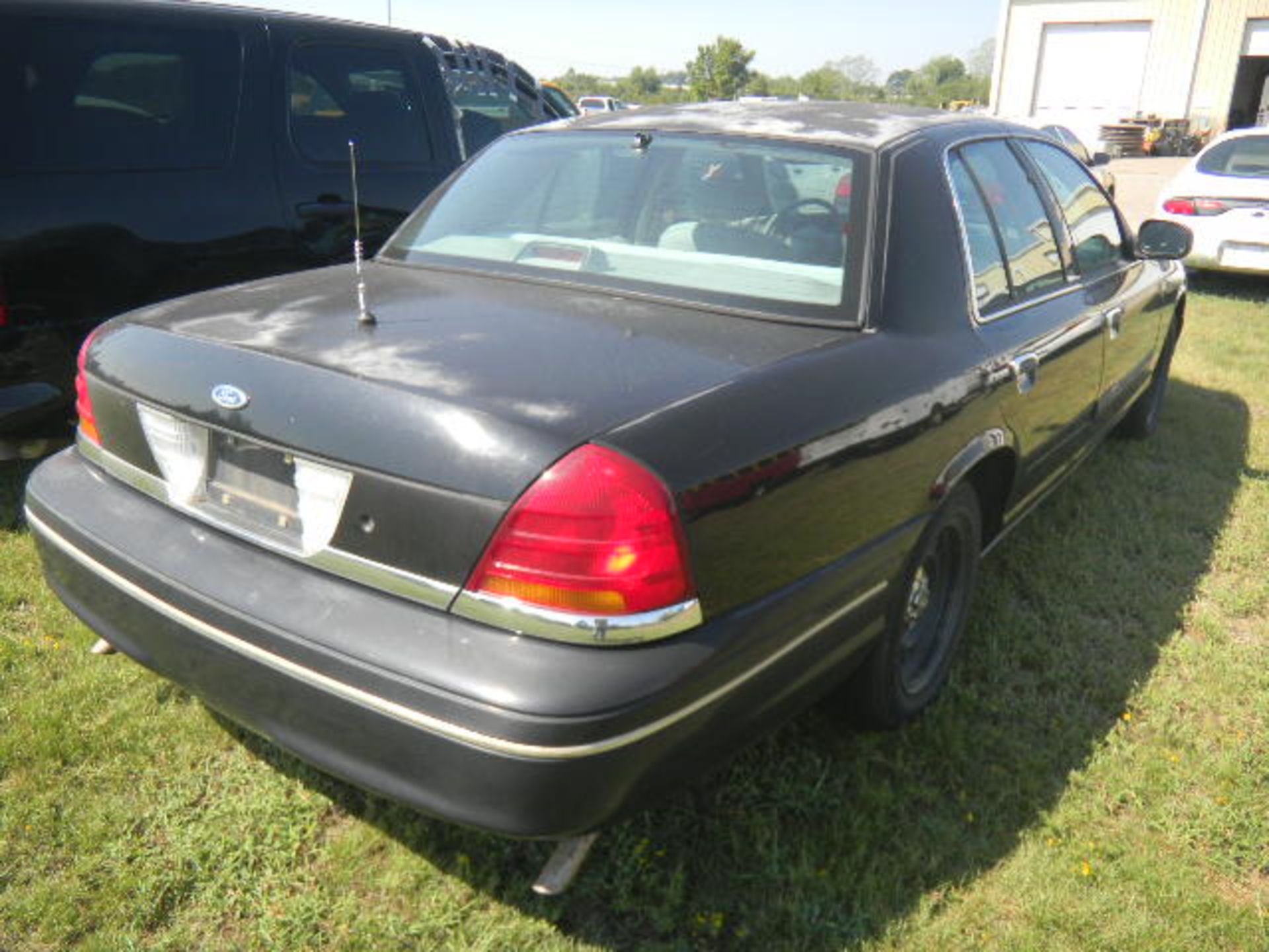 1998 Ford Crown Vic SOLID Black Patrol Car - Asset I.D. #835 - Last of Vin (X148877) - Image 3 of 5