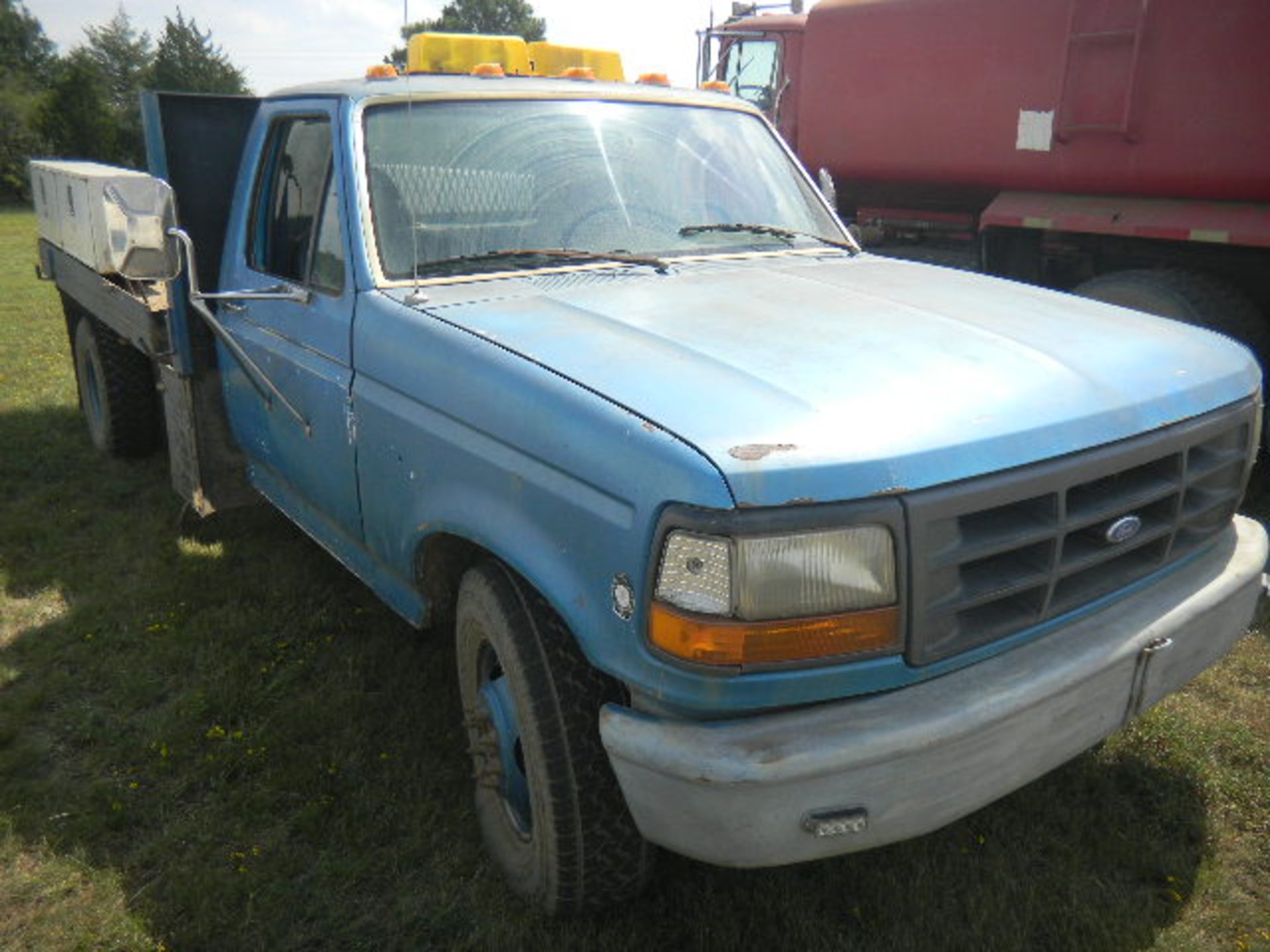 1996 Ford 1 Ton Flatbed Truck w/Utility Toolboxes - Asset I.D. #4 - Last of Vin (CA47275)