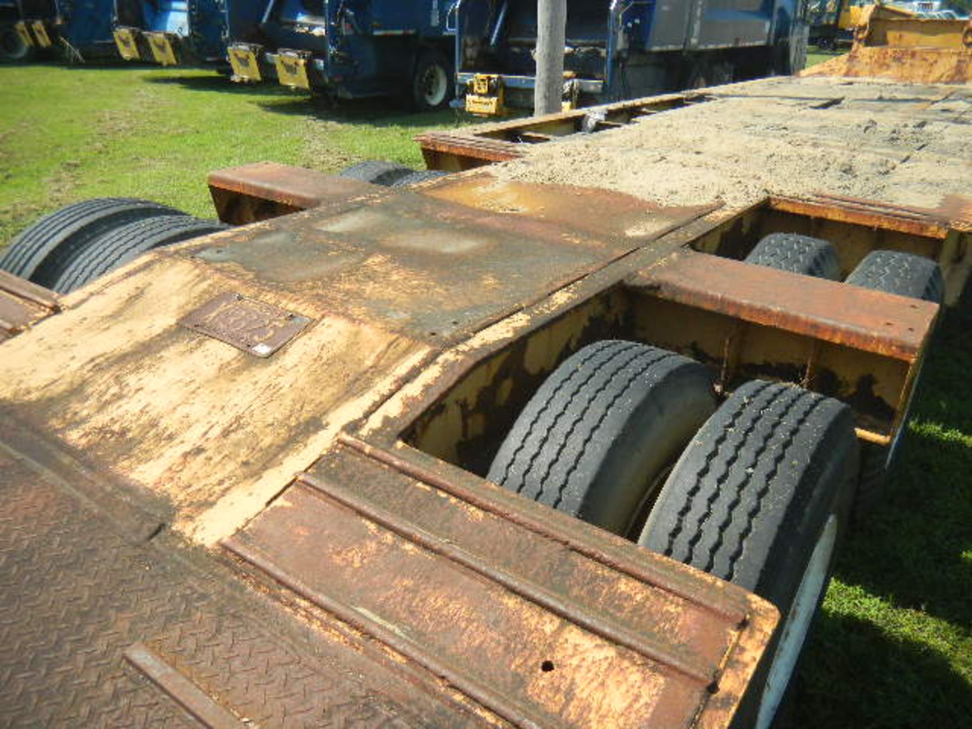 HD 1981 Fontaine Manf. Fifth Wheel Goose Neck Trailer - Needs Board Replaced - Image 6 of 13