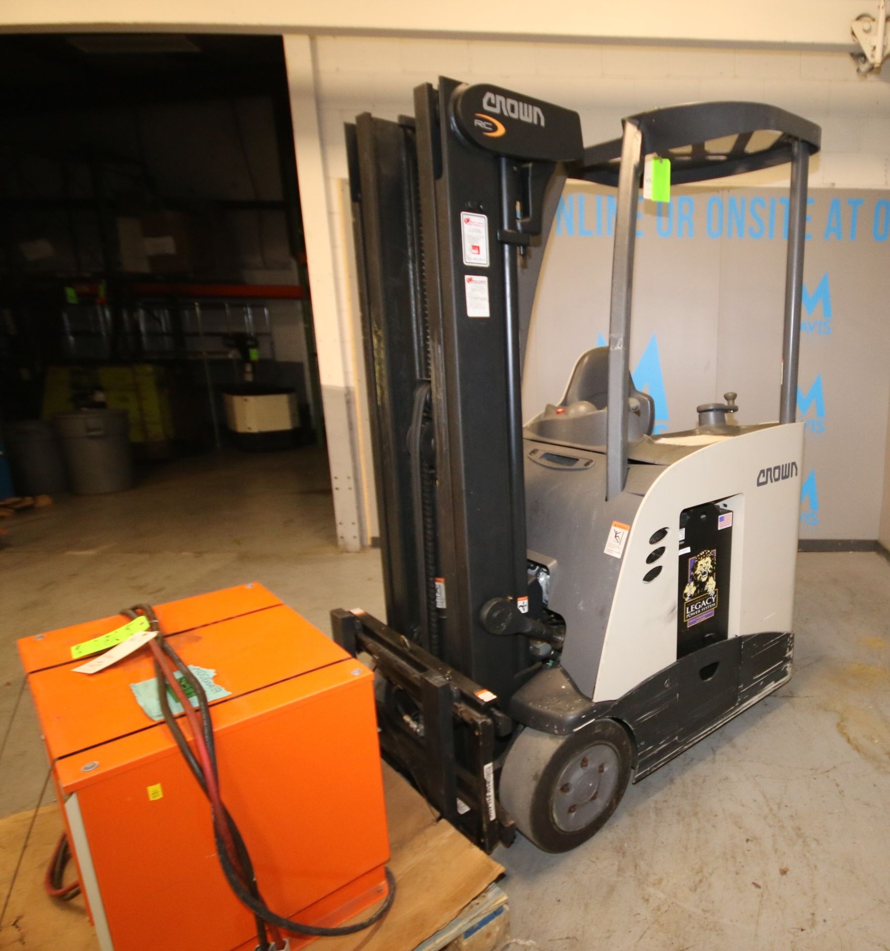 Crown RC5500 Series 36V Stand Up Electric Forklift, 2500lb Capacity, Model RC5510-30, S/N 1A355016, - Image 2 of 10