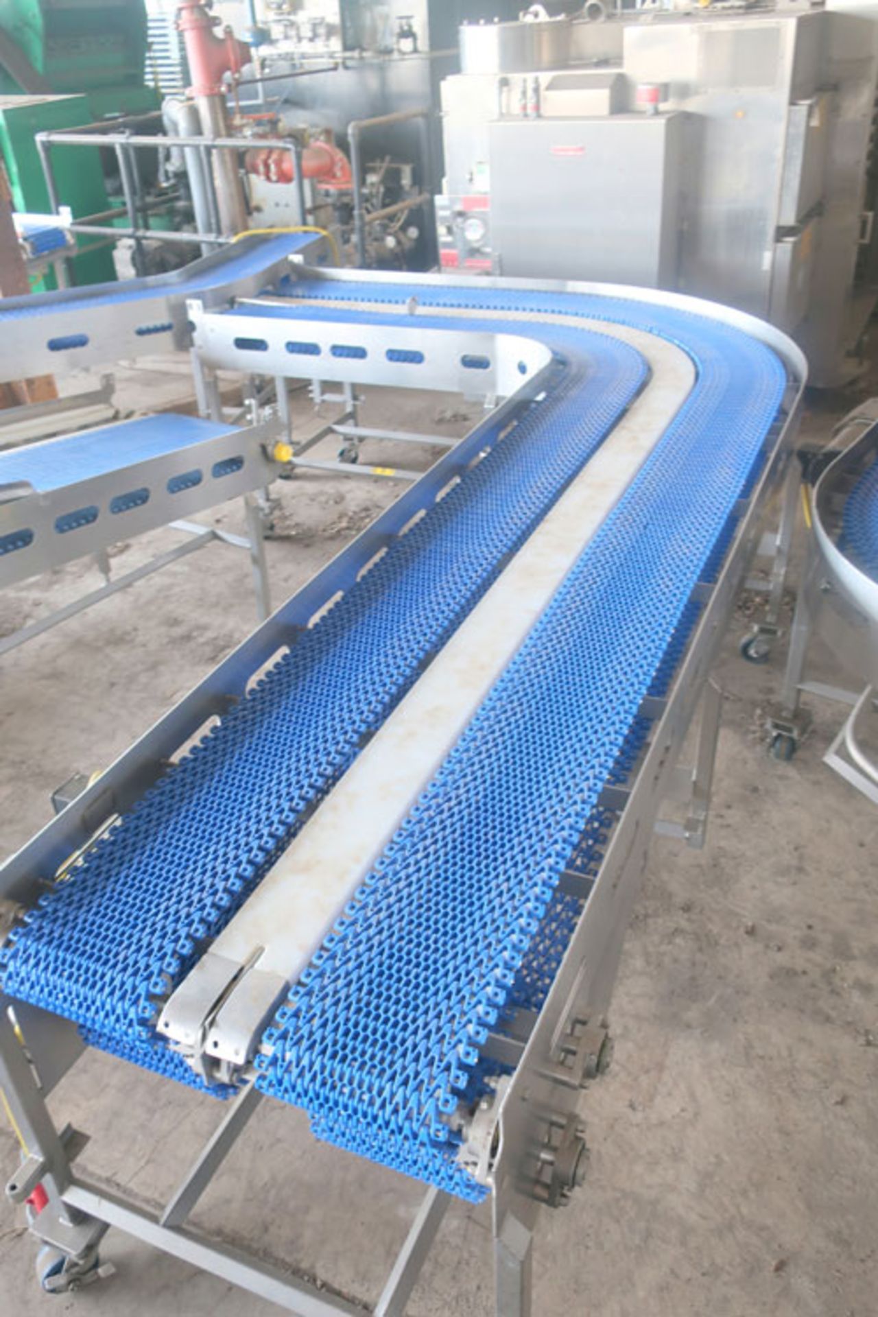 Plastic link belt motorized conveyor system consisting of; (2) sections 30.5" x 80" inclined (no - Image 7 of 47
