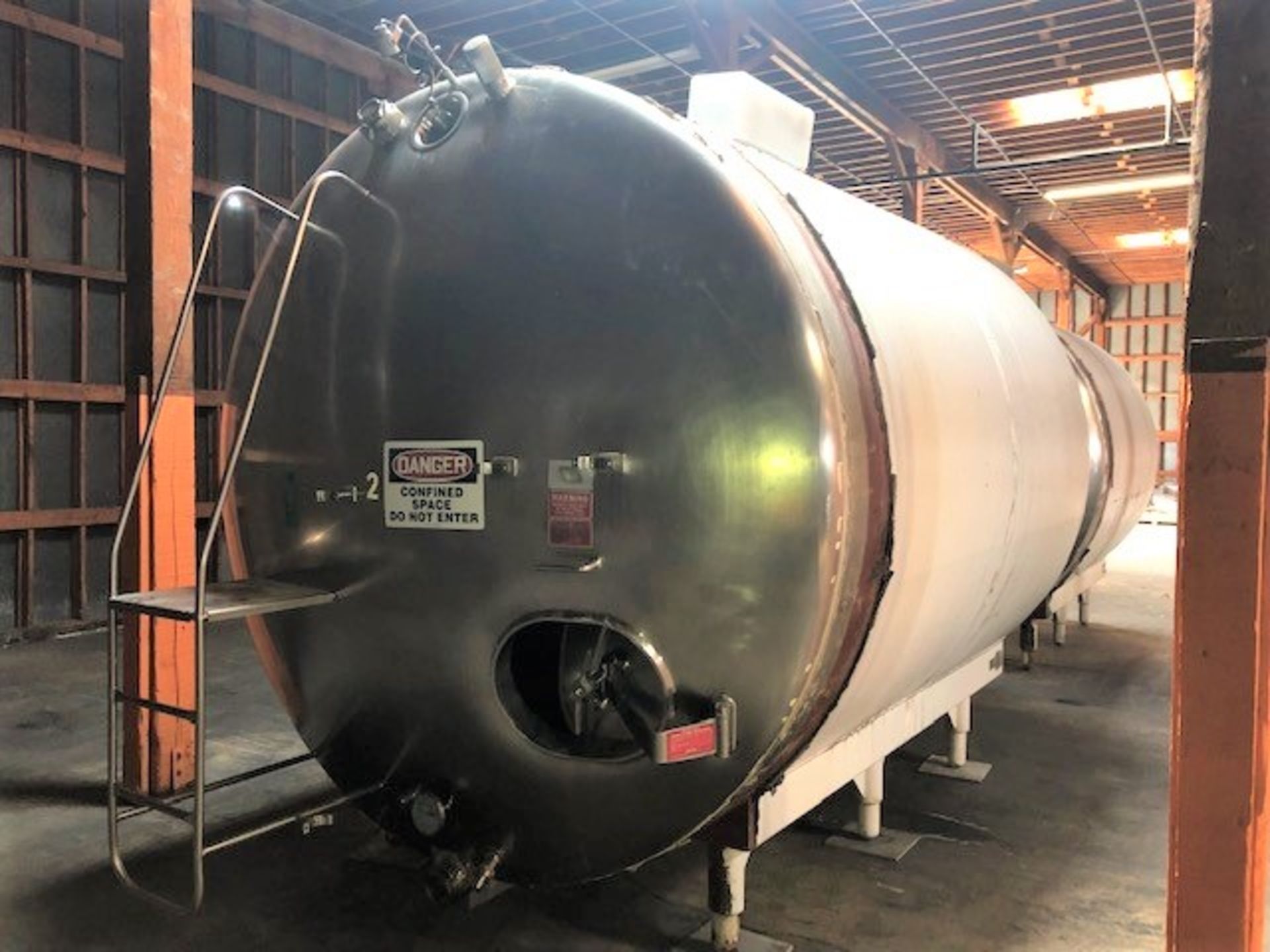 Walker S/S 4,000 Gal. Horizontal Jacketed Tank, Model 10593, S/N HHT4886R, Area Sq. Ft. 84/R-12, - Image 2 of 10