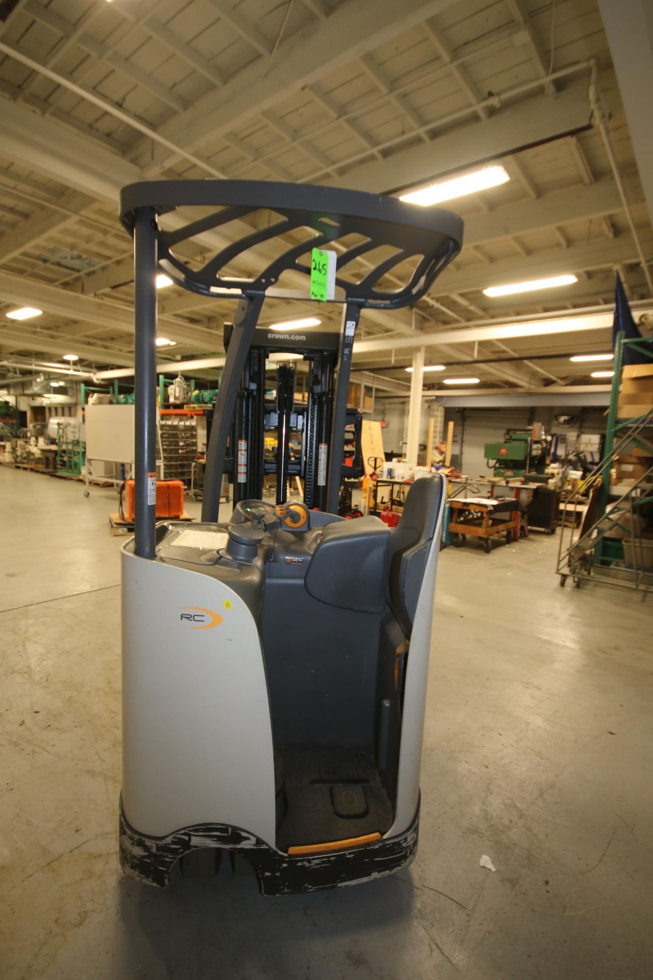 Crown RC5500 Series 36V Stand Up Electric Forklift, 2500lb Capacity, Model RC5510-30, S/N 1A355016, - Image 6 of 10