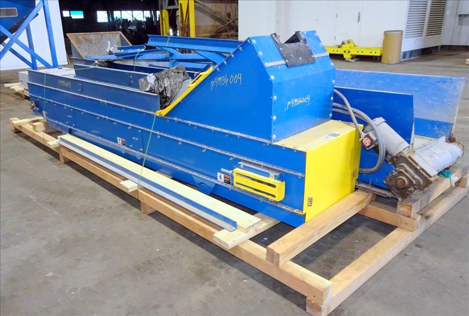 SSI Dual-Shear Shredder, Model M55E. Low speed, high torque, two-shaft, rotary shear shredder. 23" x - Image 16 of 26