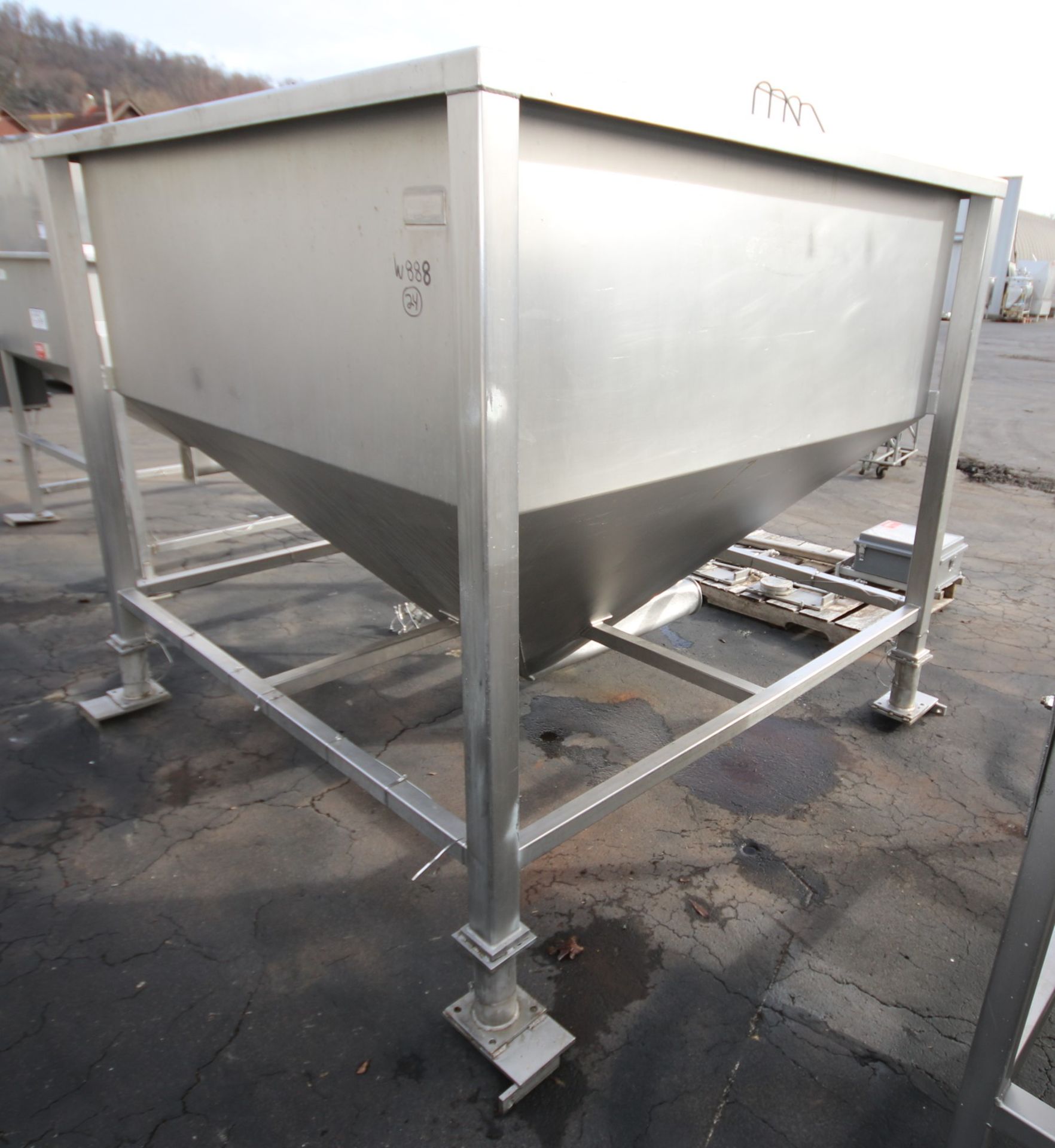 RMF 6 ft W x 6 ft L x 58" D S/S Feed Hopper, Model CT600, SN 32724, with 6" Clamp Type Discharge, - Image 4 of 8