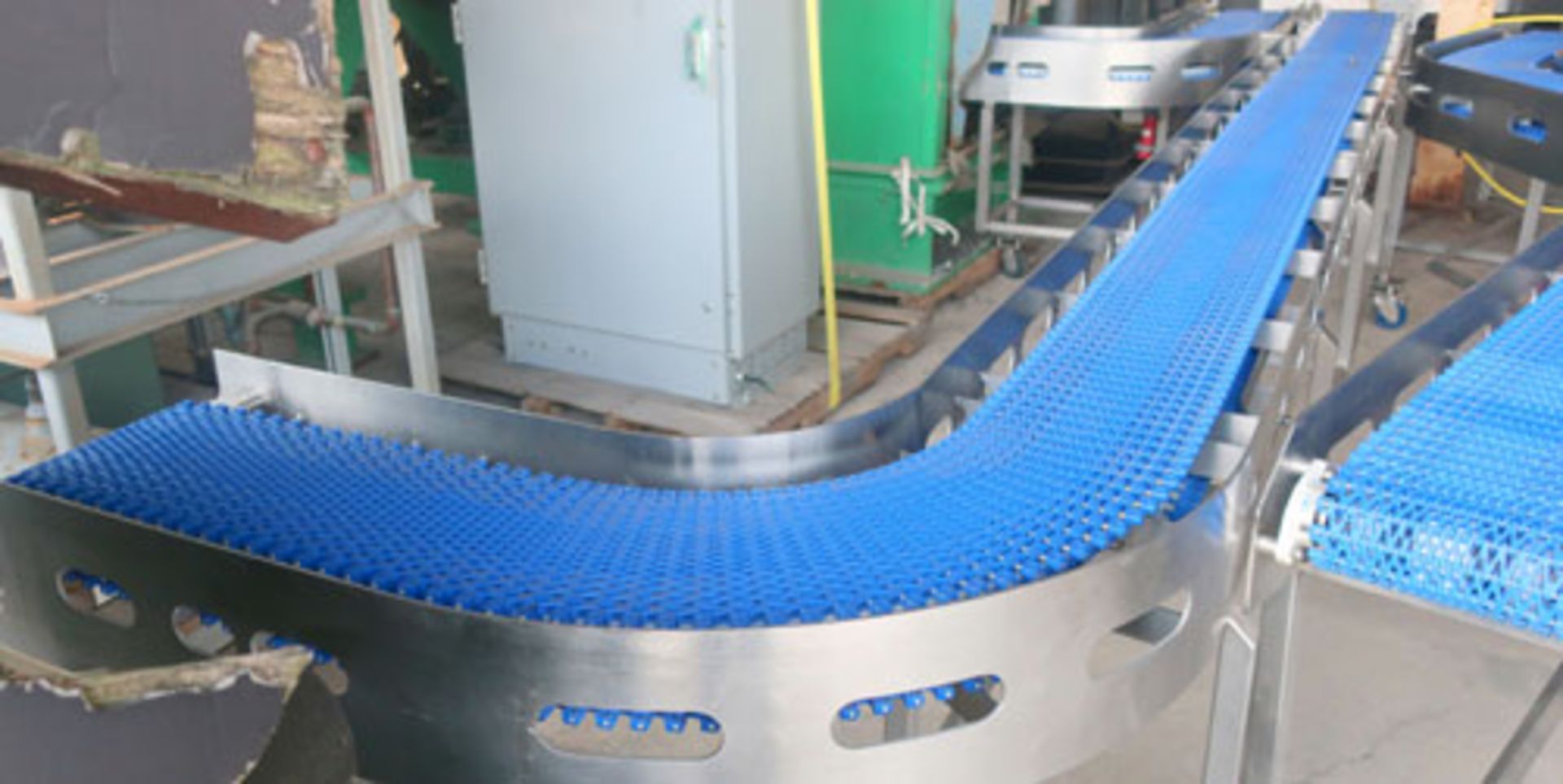 Plastic link belt motorized conveyor system consisting of; (2) sections 30.5" x 80" inclined (no - Image 32 of 47