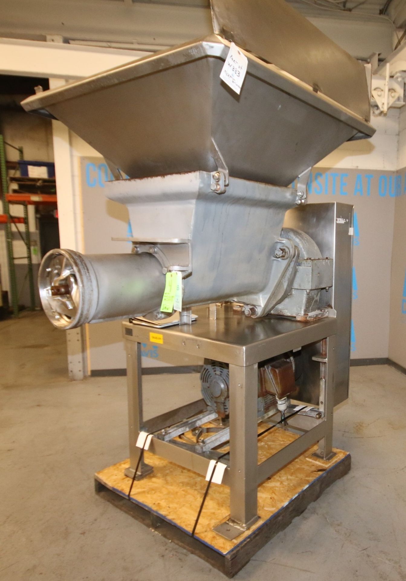 Weiler Meat Grinder, Model 1109, SN 87195, with 26" L x 20" W Steel Feed Hopper, 10" S/S Feed Screw, - Image 2 of 13