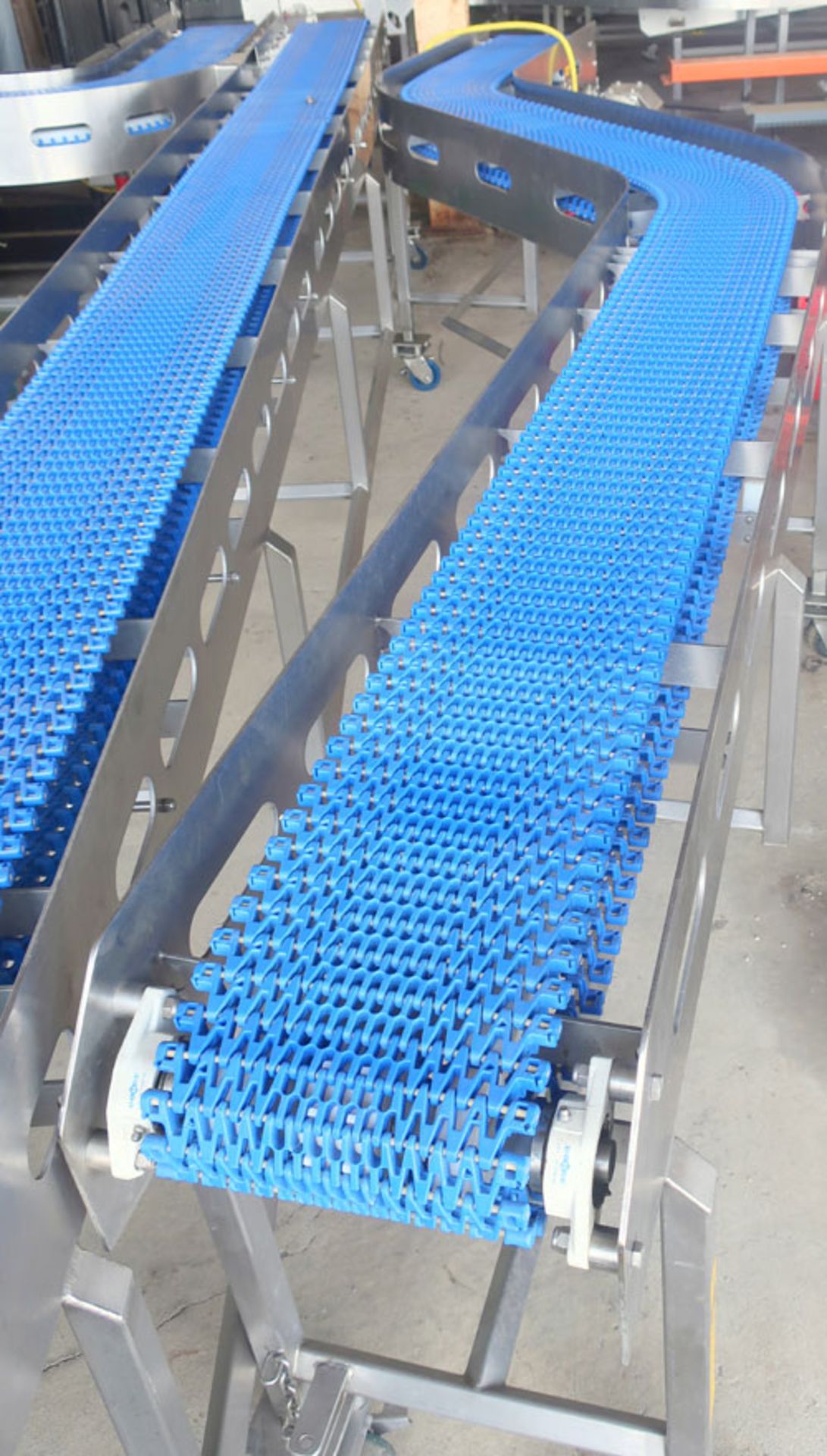 Plastic link belt motorized conveyor system consisting of; (2) sections 30.5" x 80" inclined (no - Image 24 of 47