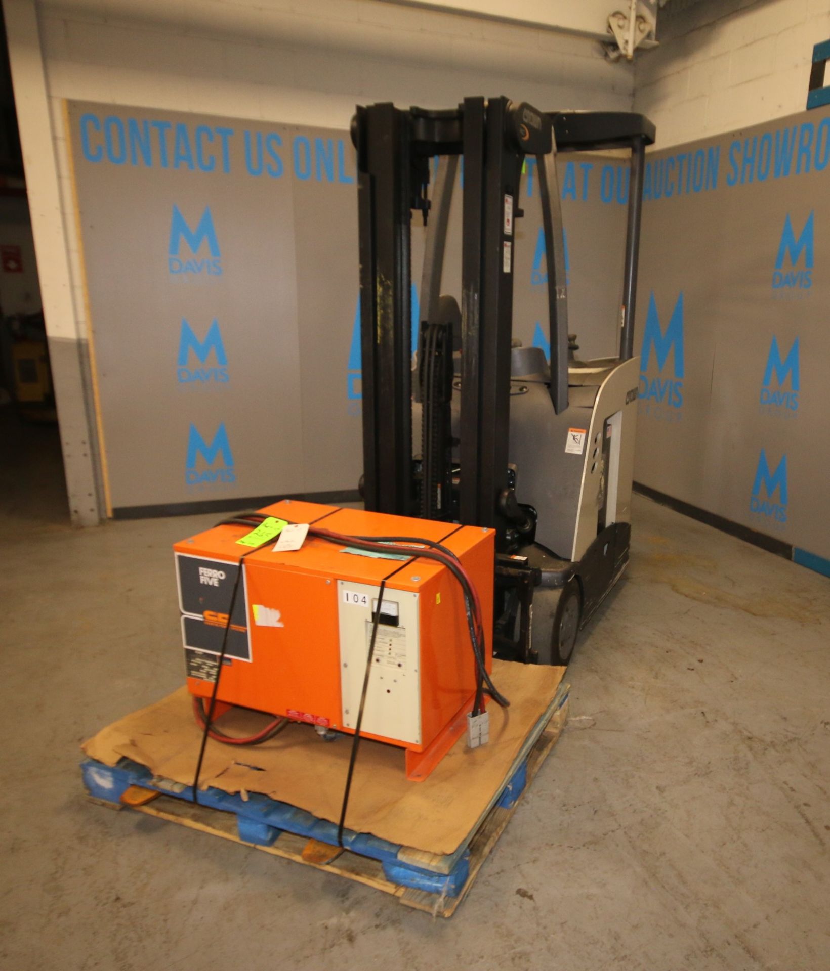 Crown RC5500 Series 36V Stand Up Electric Forklift, 2500lb Capacity, Model RC5510-30, S/N 1A355016,