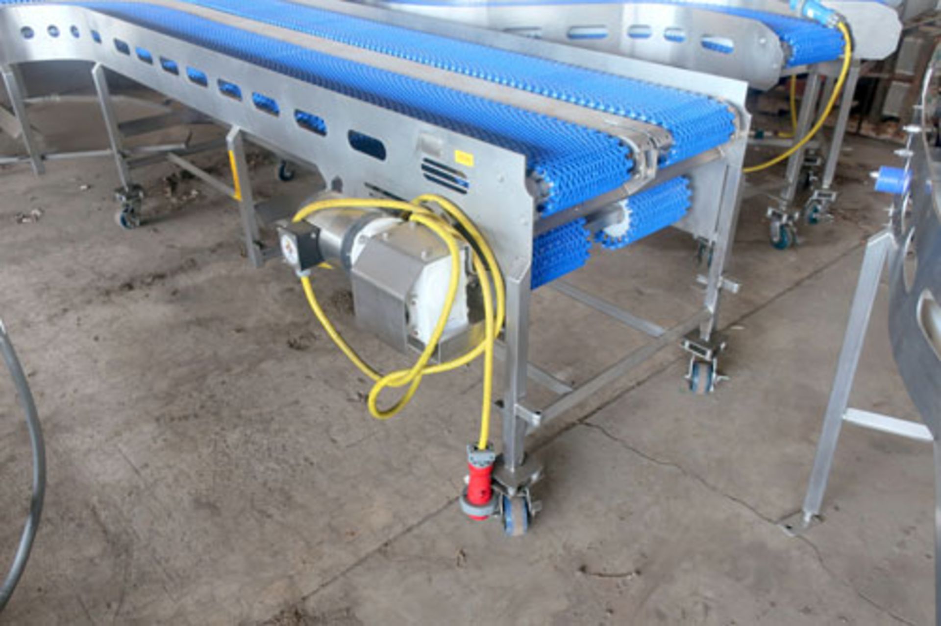 Plastic link belt motorized conveyor system consisting of; (2) sections 30.5" x 80" inclined (no - Image 9 of 47