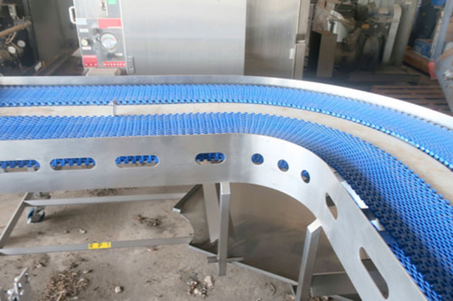 Plastic link belt motorized conveyor system consisting of; (2) sections 30.5" x 80" inclined (no - Image 12 of 47