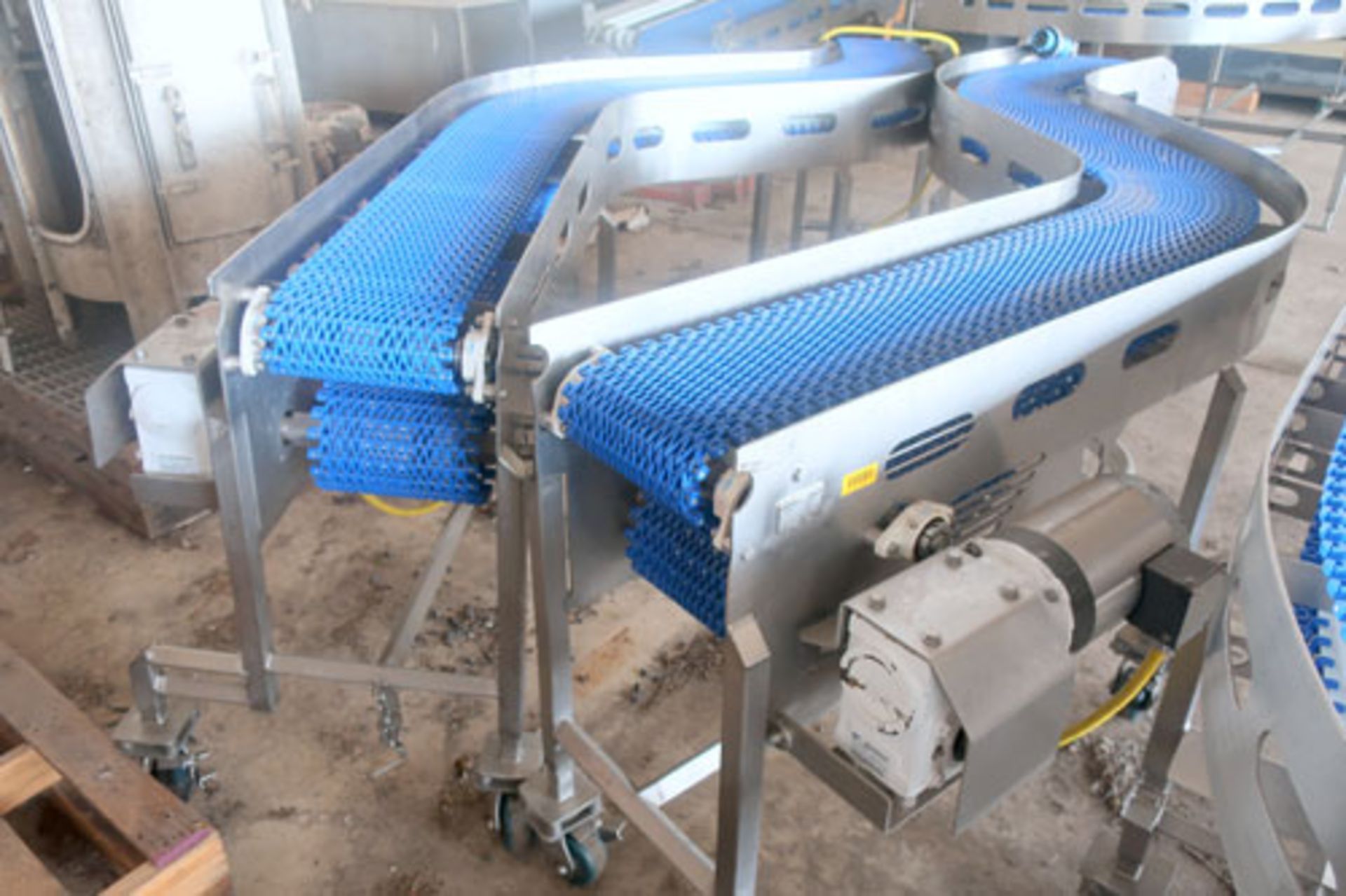 Plastic link belt motorized conveyor system consisting of; (2) sections 30.5" x 80" inclined (no - Image 6 of 47