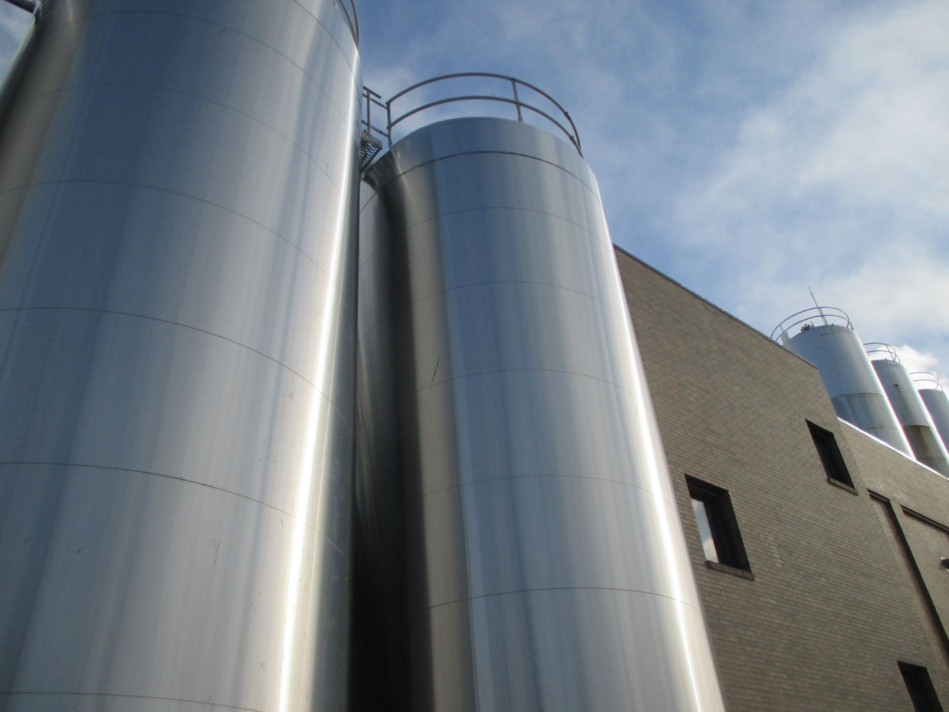 Walker 20,000 Gal. Insulated Silo, M/N VSHT/304 S.S., S/N SPG-23005, with S/S Exterior, Vertical Agi