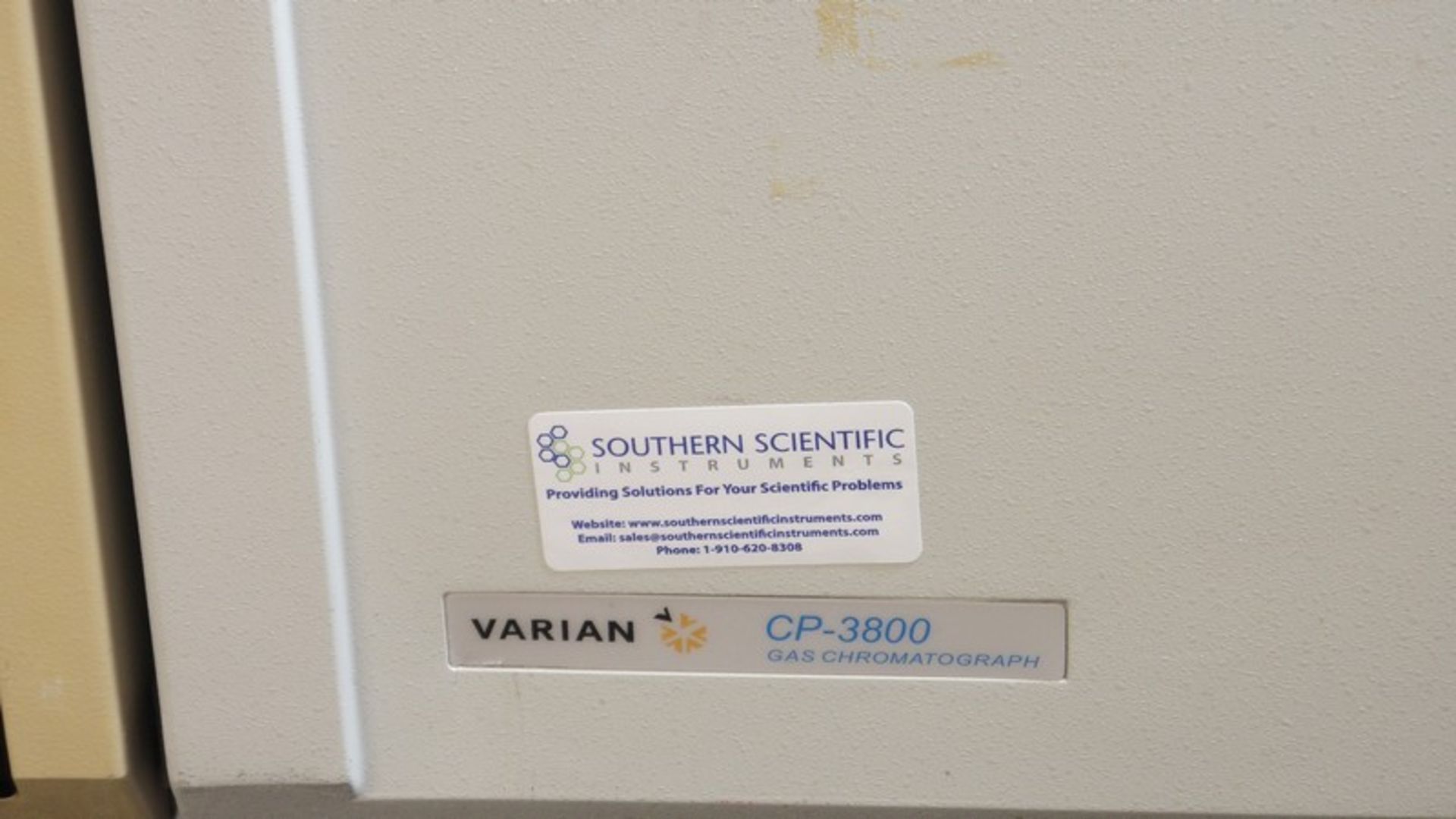 Varian CP-3800 Gas Chromatograph, Model 3800/3380, S/N 05478 (NOTE: Unit Powers On, has Possible - Image 3 of 12