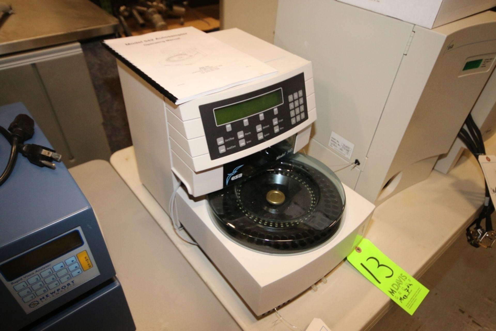 ESA Autosampler, M/N 542, with Operating Manual and Some Parts, with (2) ESA CoulArray Input Towers, - Bild 2 aus 5