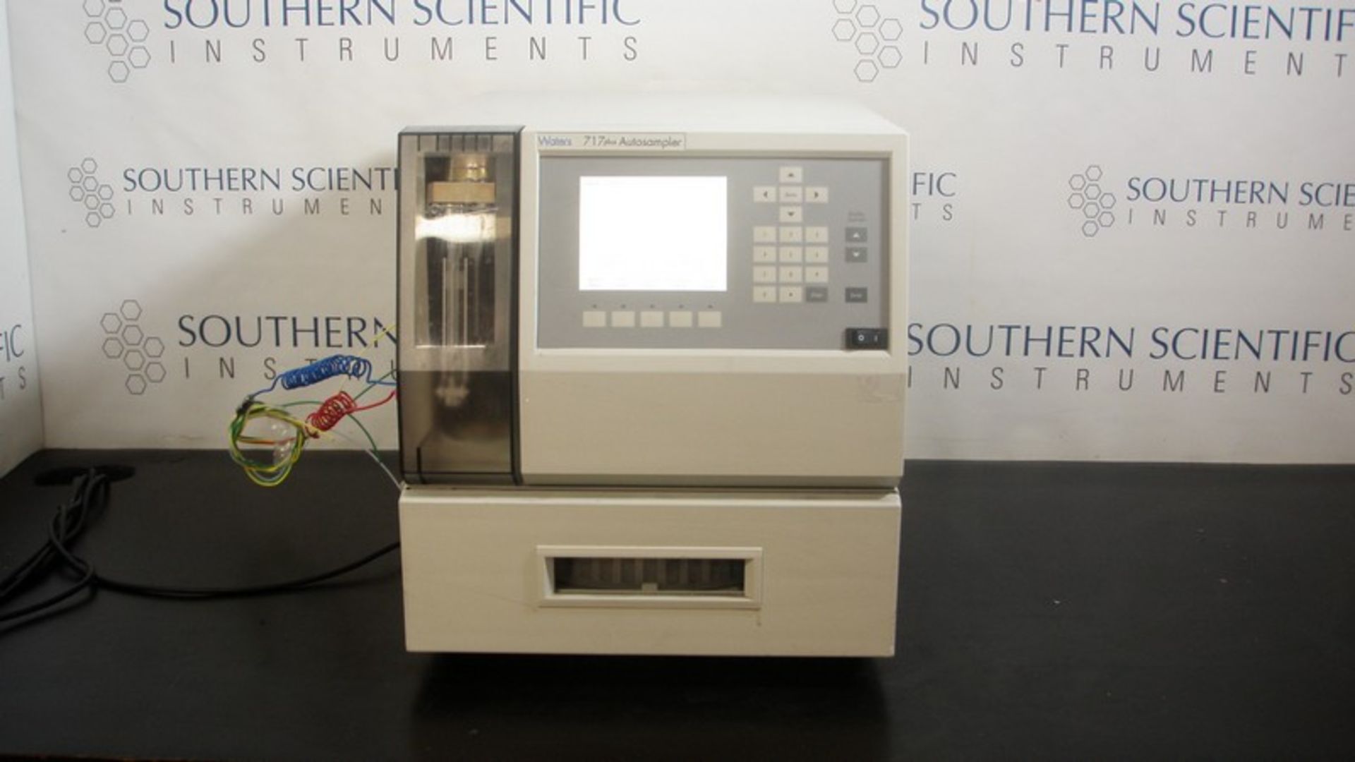 Waters 717 Plus Autosampler, Model WAT078900, S/N E9771P 387M (NOTE: Unit Powers On, LCD is Clear,