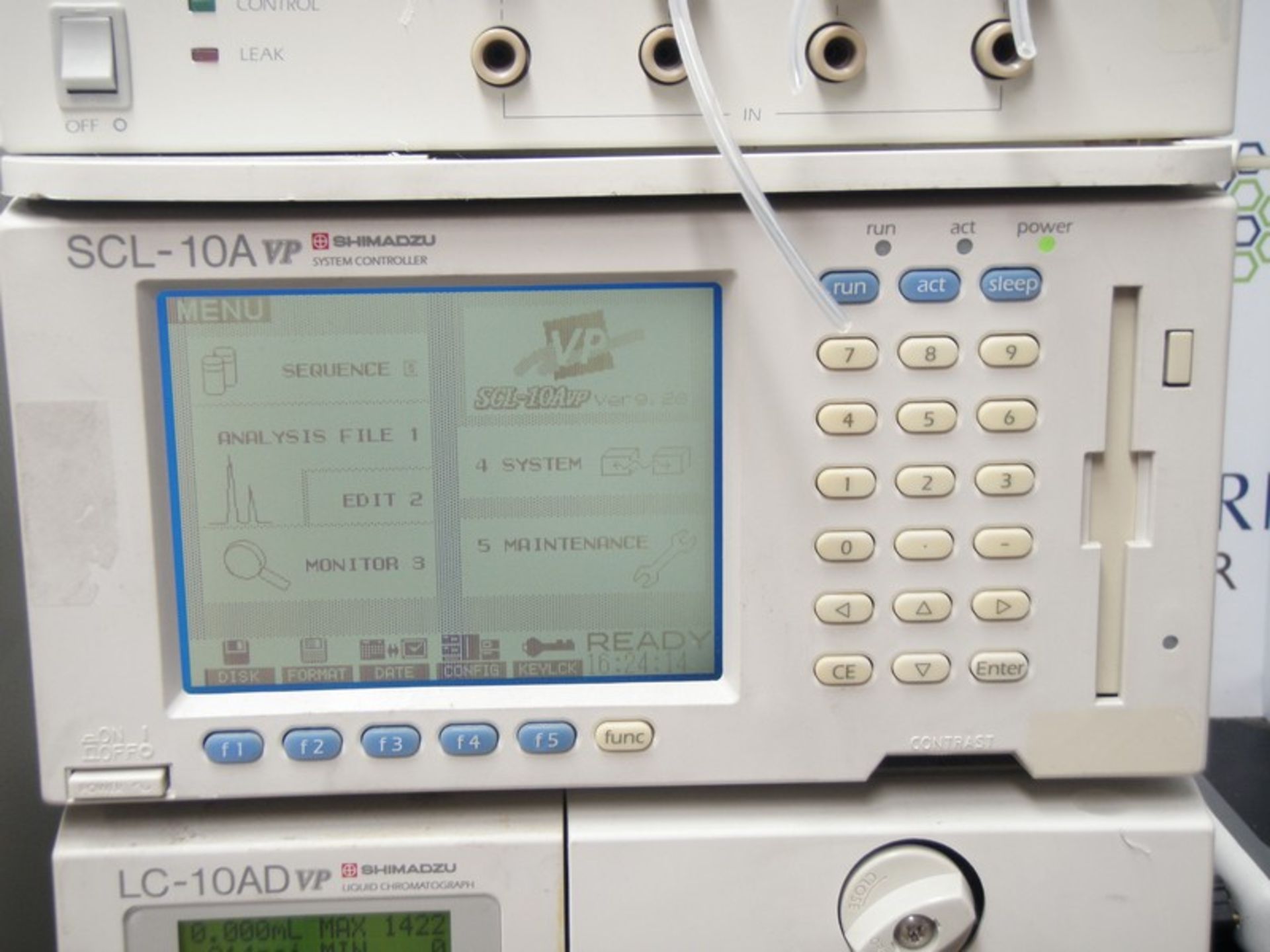 Shimadzu LC-10 HPLC System Containing: CTO-10AC Column Oven, DGU-14A Degasser, SCL-10A System - Image 8 of 10