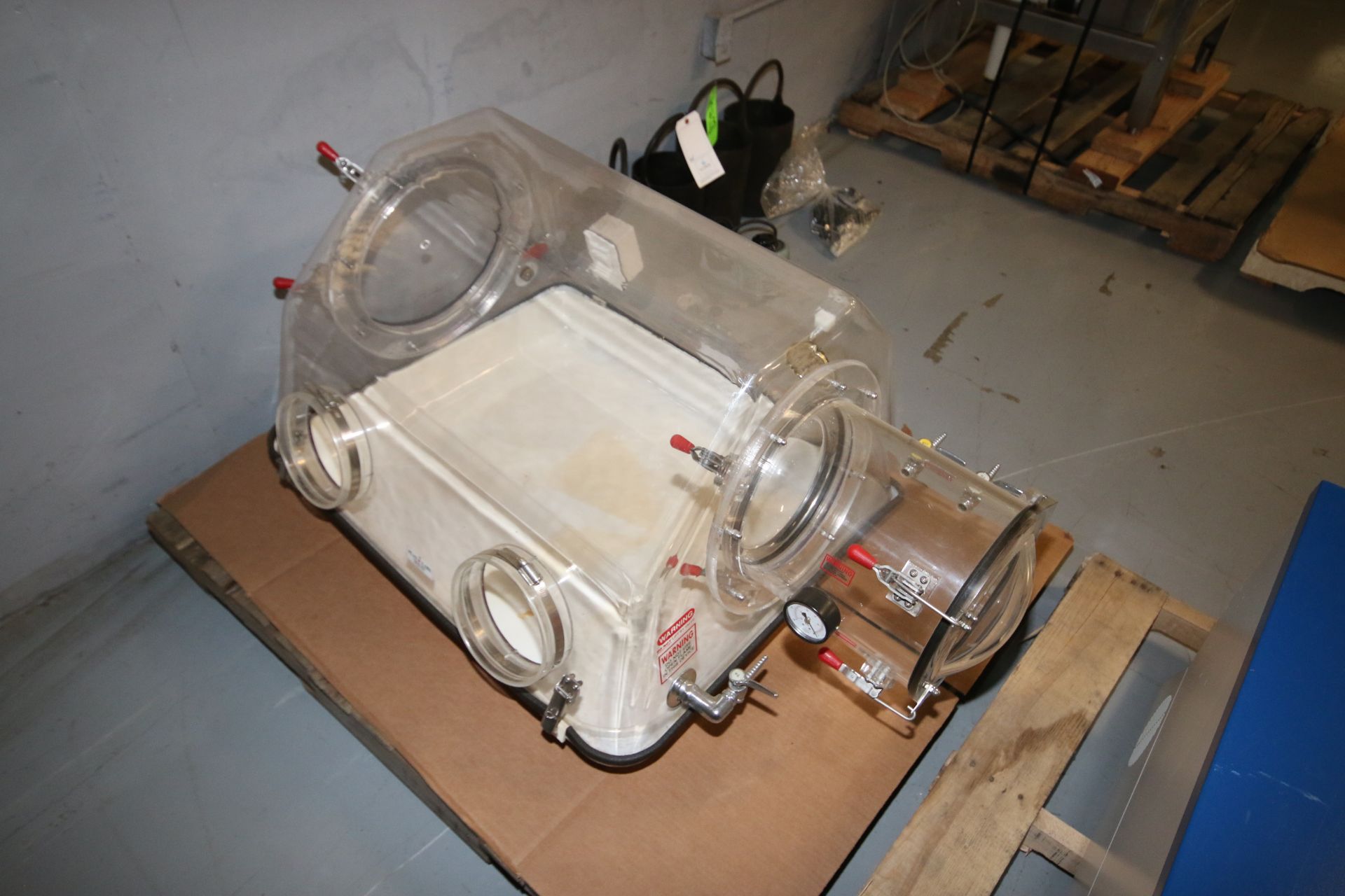 Plas Lab Glove Box, M/N 815-PGB, S/N 29001, 110 Volts, Enclosed Chamber Aprox. 31" L x 24" W *** - Image 4 of 4