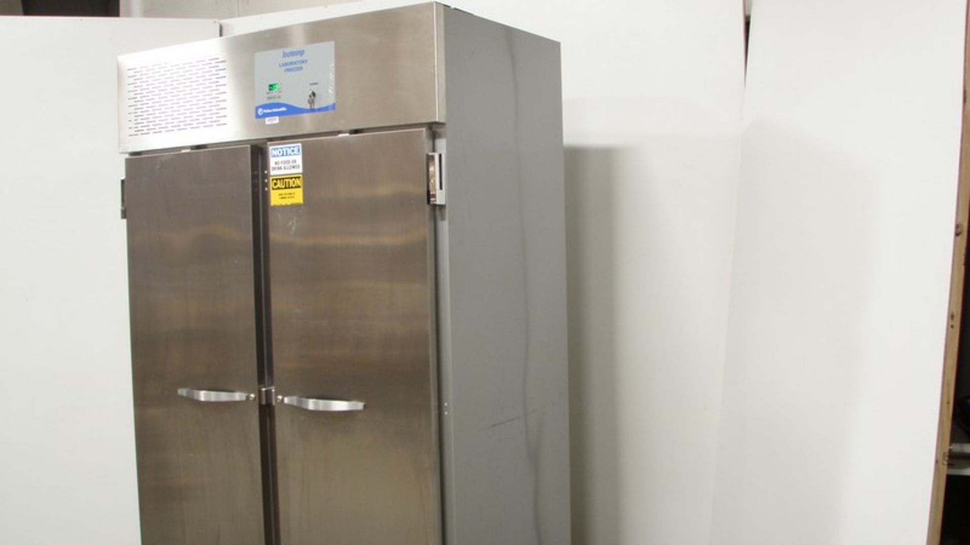 Fisher Scientific Isotemp S/S Dual Door Laboratory Freezer Cat. No. 13-986-247F, with Shelves and - Image 2 of 10