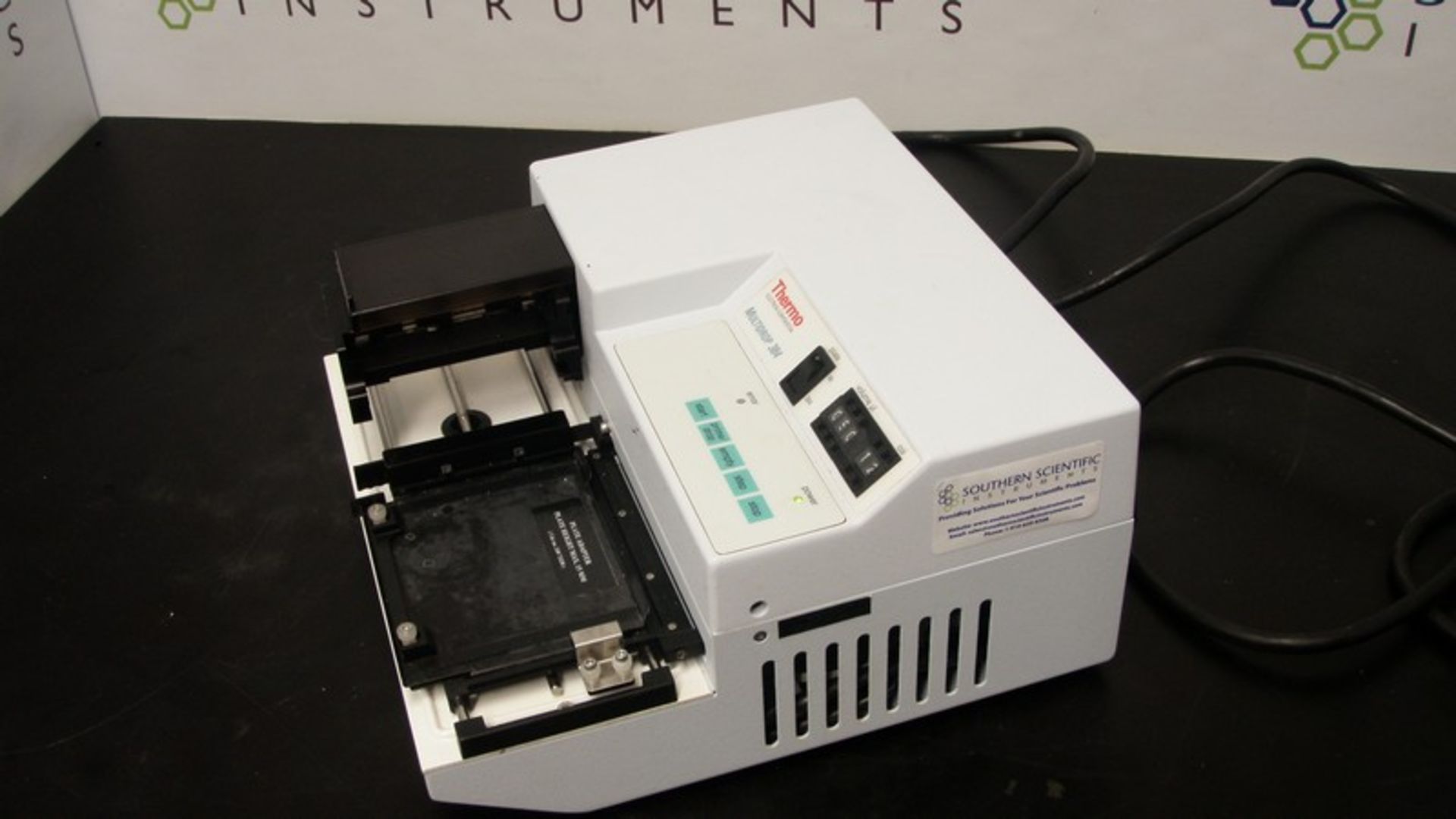 Thermo Electron Corporation Multidrop 384 (NOTE: Unit Powers On but indicates an error)***Located in - Image 2 of 9