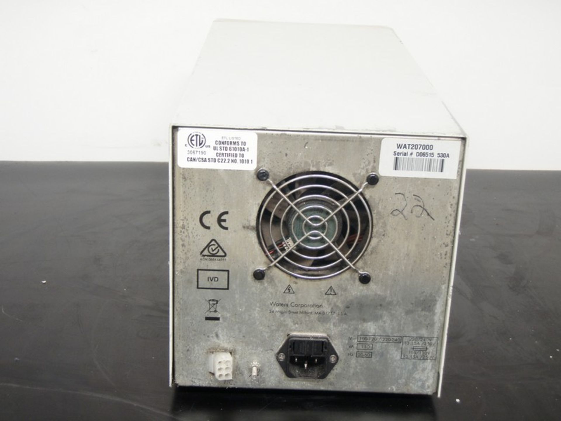 Waters 515 HPLC Pump, Model WAT20700, S/N D06515 530A (NOTE: Pump Powers On)***Located in NC*** - Image 8 of 9