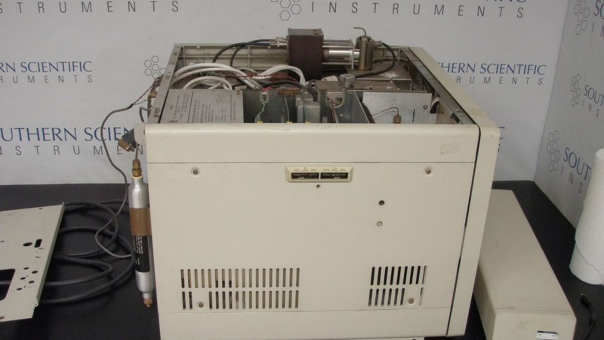 Varian 3400 Gas Chromatograph, Model 3400, S/N 2534 (NOTE: Unit Powers On with Error Codes 201, 238, - Image 9 of 11