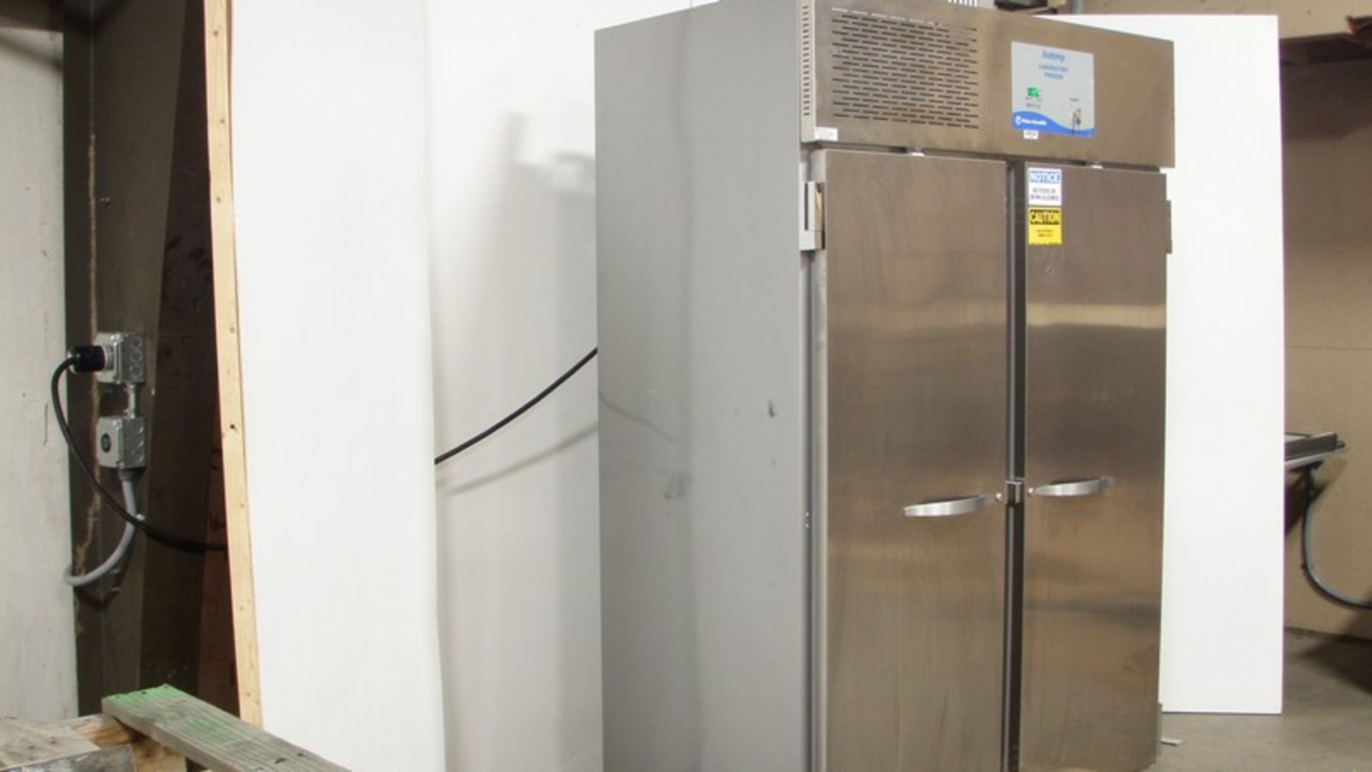 Fisher Scientific Isotemp S/S Dual Door Laboratory Freezer Cat. No. 13-986-247F, with Shelves and - Image 3 of 10