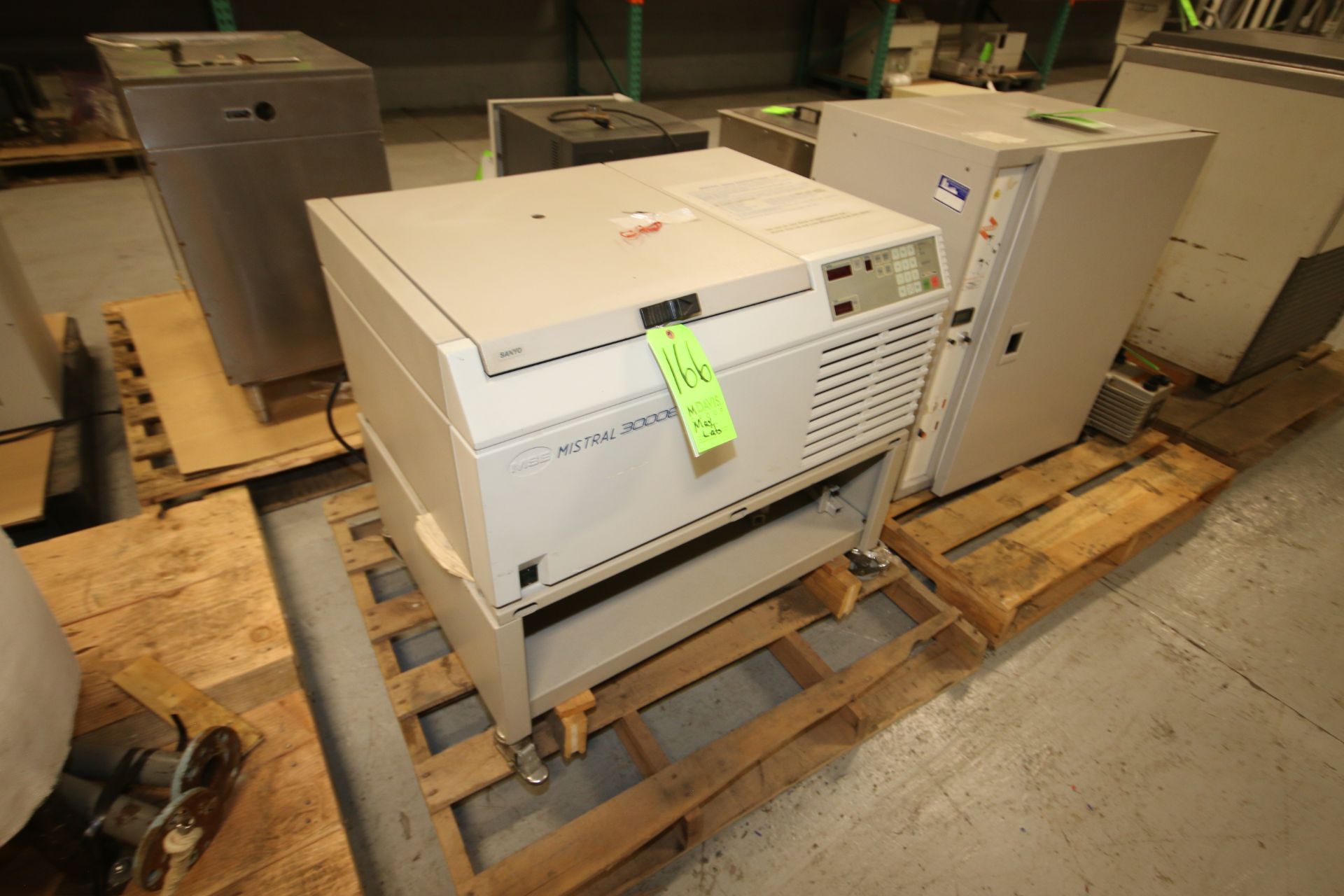 Mistral 3000 E Centrifuge, S/N S694/03/261, 120 Volts - Image 2 of 3