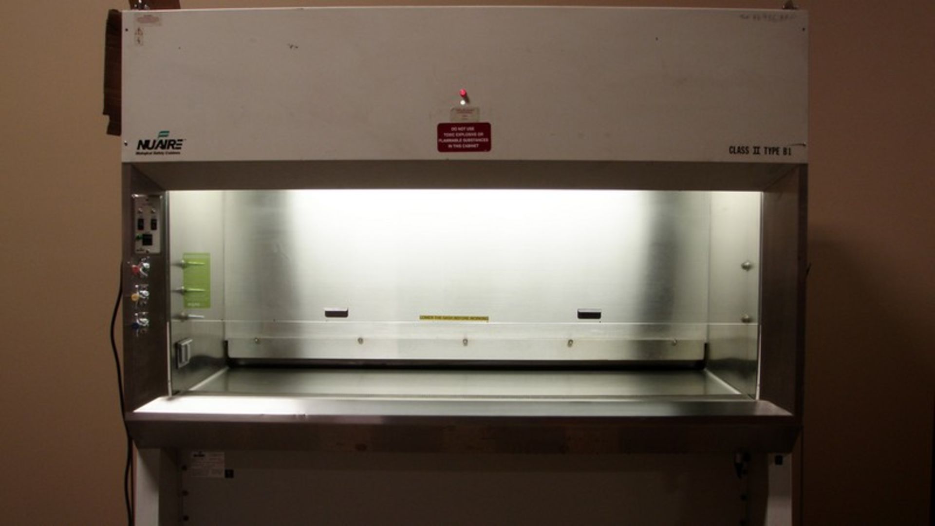 Nuaire Biological Safety Cabinets, Class II Type B, Model NU-420-600,