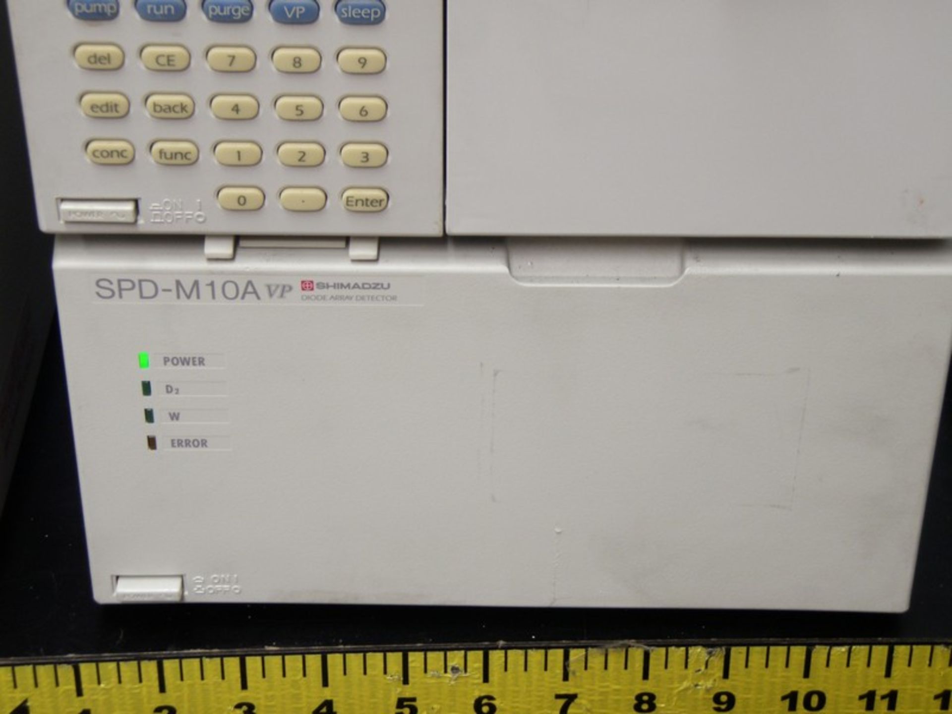 Shimadzu LC-10 HPLC System Containing: CTO-10AC Column Oven, DGU-14A Degasser, SCL-10A System - Image 6 of 10