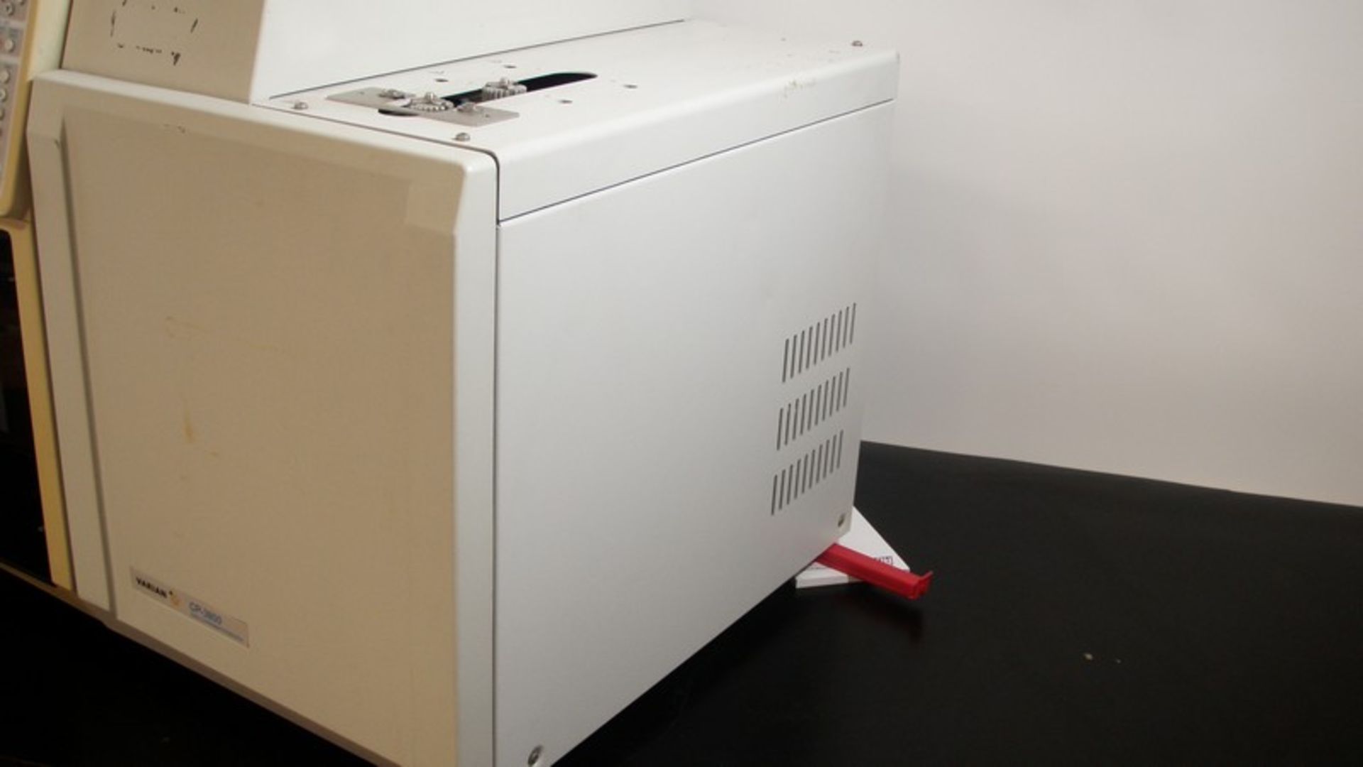 Varian CP-3800 Gas Chromatograph, Model 3800/3380, S/N 05478 (NOTE: Unit Powers On, has Possible - Image 2 of 12