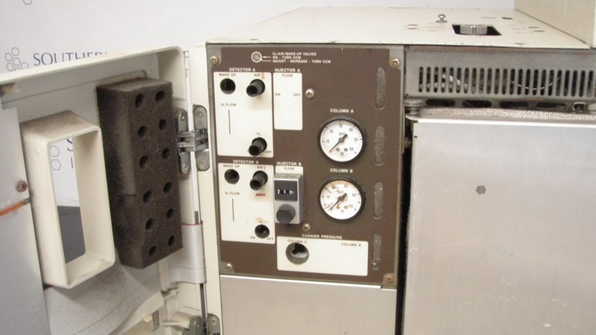 Varian 3400 Gas Chromatograph, Model 3400, S/N 2534 (NOTE: Unit Powers On with Error Codes 201, 238, - Image 6 of 11