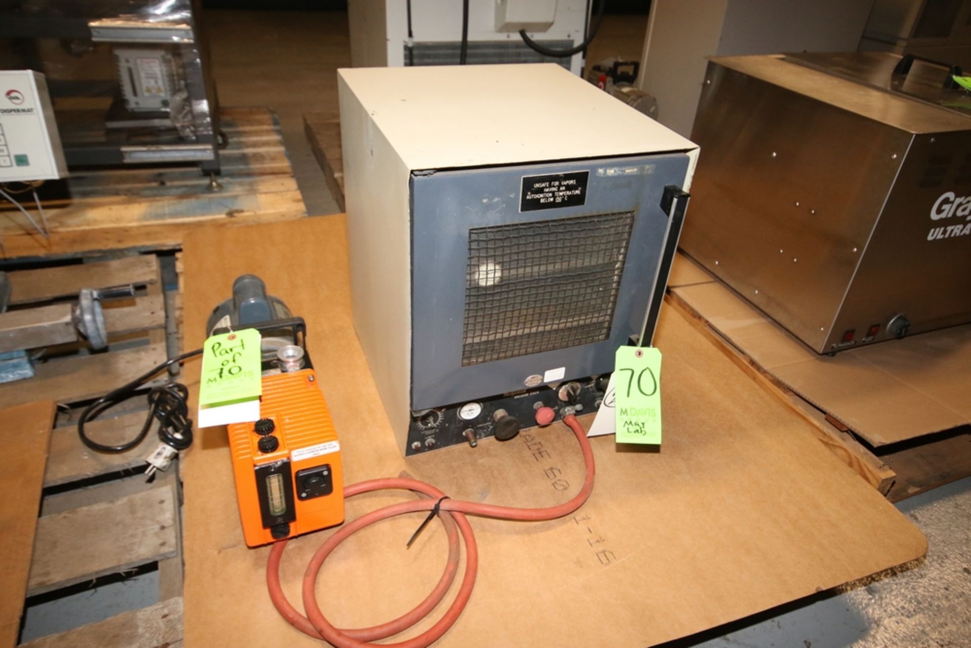 Hotpack Vacuum Oven with 1/2 hp Vacuum Pump, 115 Volts ***Located in MDG Auction Showroom--