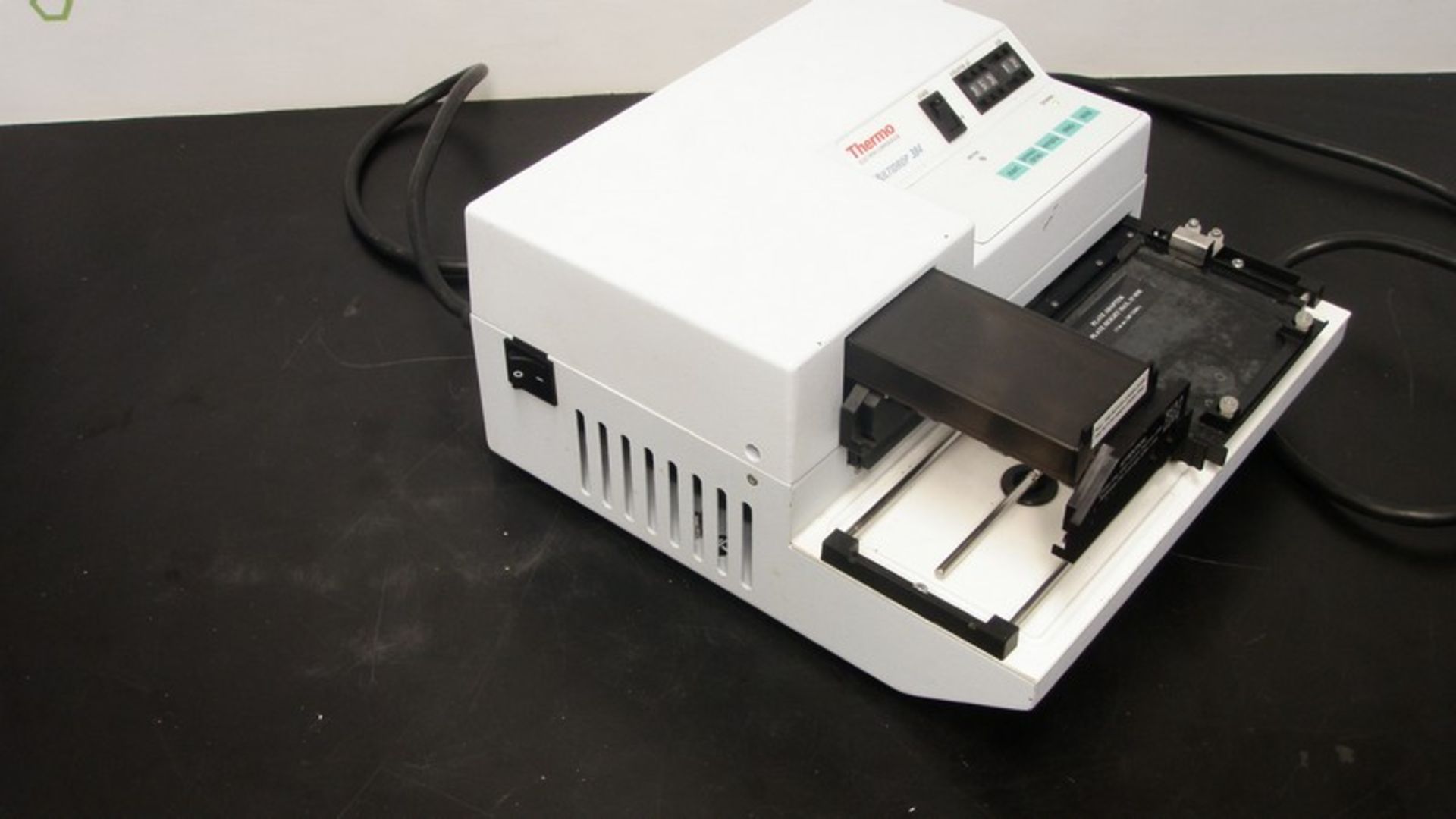 Thermo Electron Corporation Multidrop 384 (NOTE: Unit Powers On but indicates an error)***Located in - Image 4 of 9