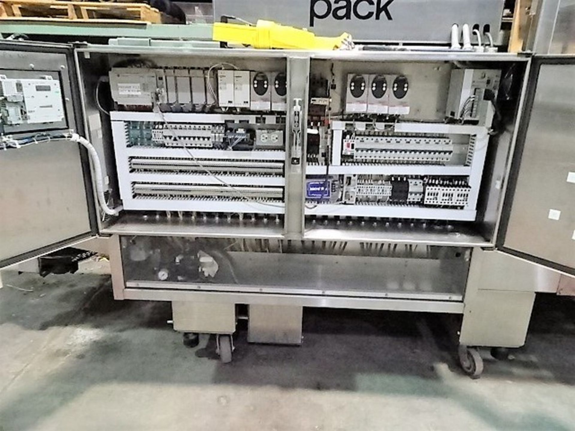 Polypack CFH 16-24-32 VL Continuous Forming Head Shrink Wrapper & Tunnel with MGS pad placer; 480v- - Image 8 of 8