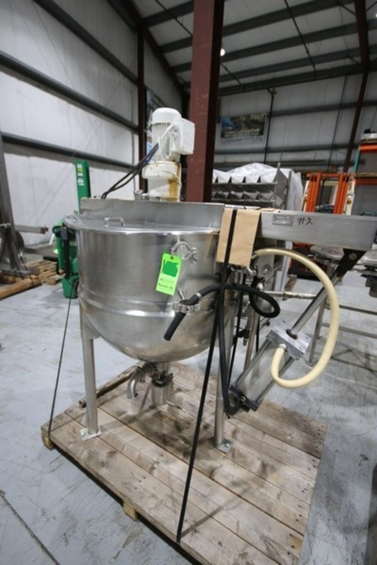 Lee S/S 100 Gal. Kettle, M/N 100D7-T, S/N B1699A1, Jacket 90 PSI @ 322 F 140 PSI, NAT'L Board: 3691,