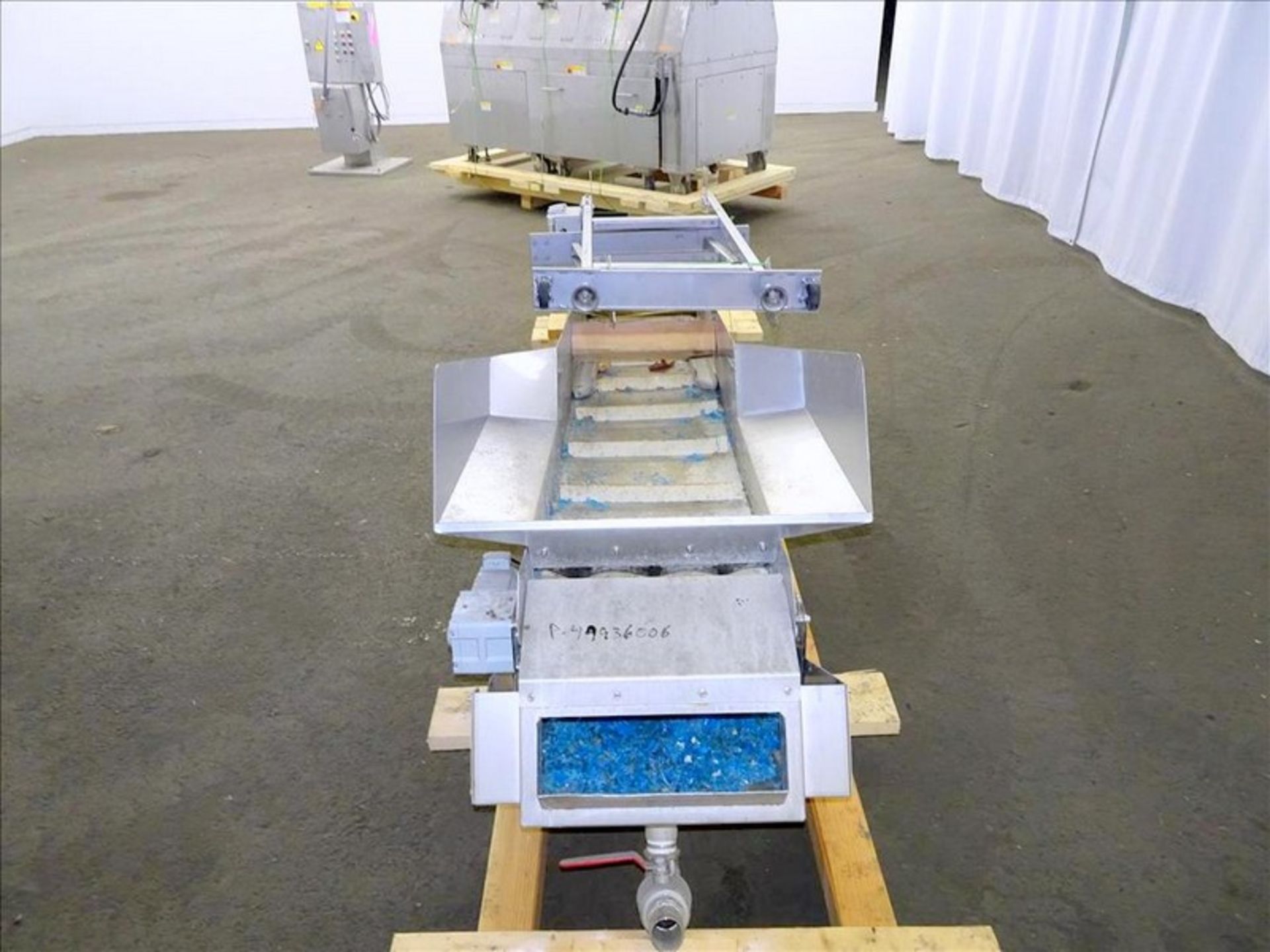 Kanemiya Plastic Bag Washer, Model KSW1545, with rubber pleated inclined feed conveyor. Cut costs - Image 13 of 21