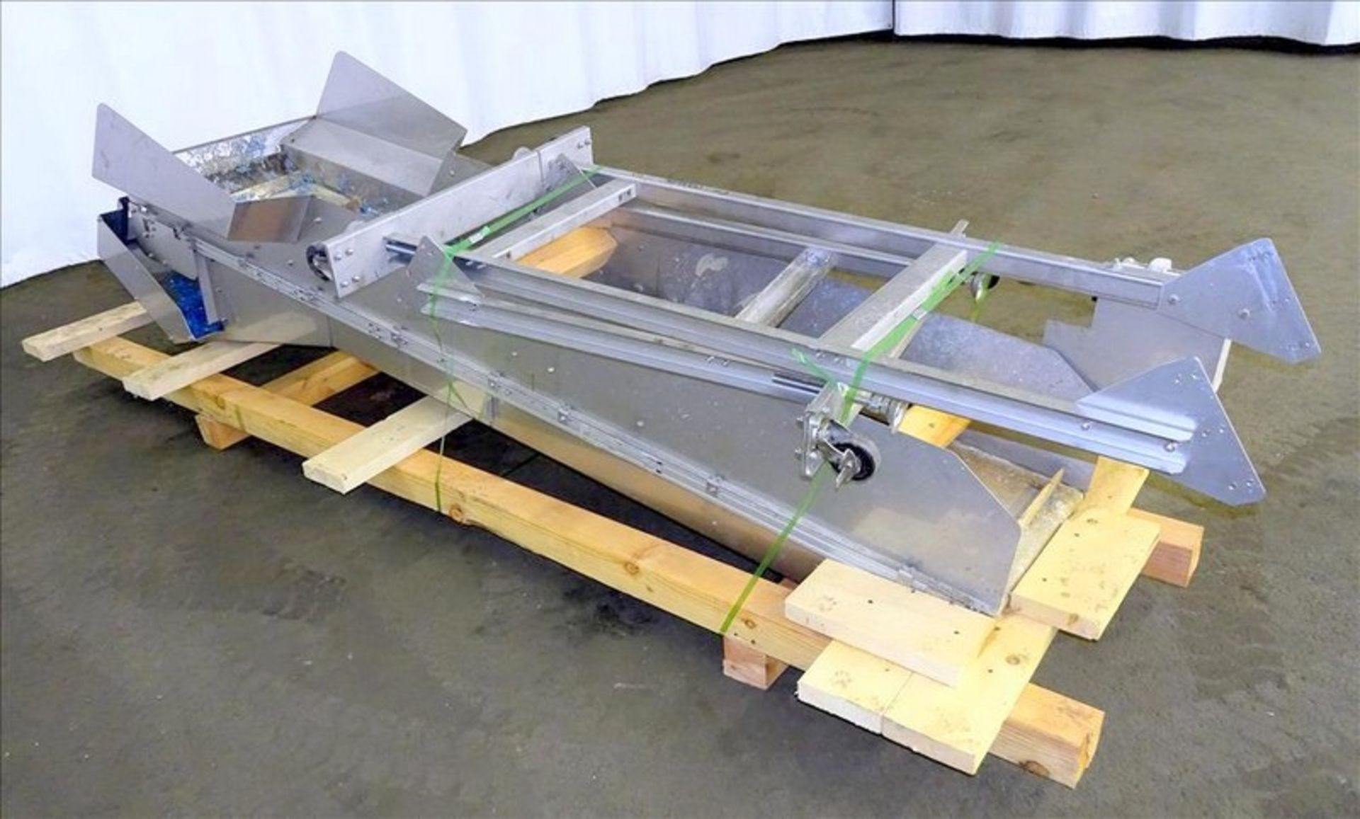 Kanemiya Plastic Bag Washer, Model KSW1545, with rubber pleated inclined feed conveyor. Cut costs - Image 15 of 21