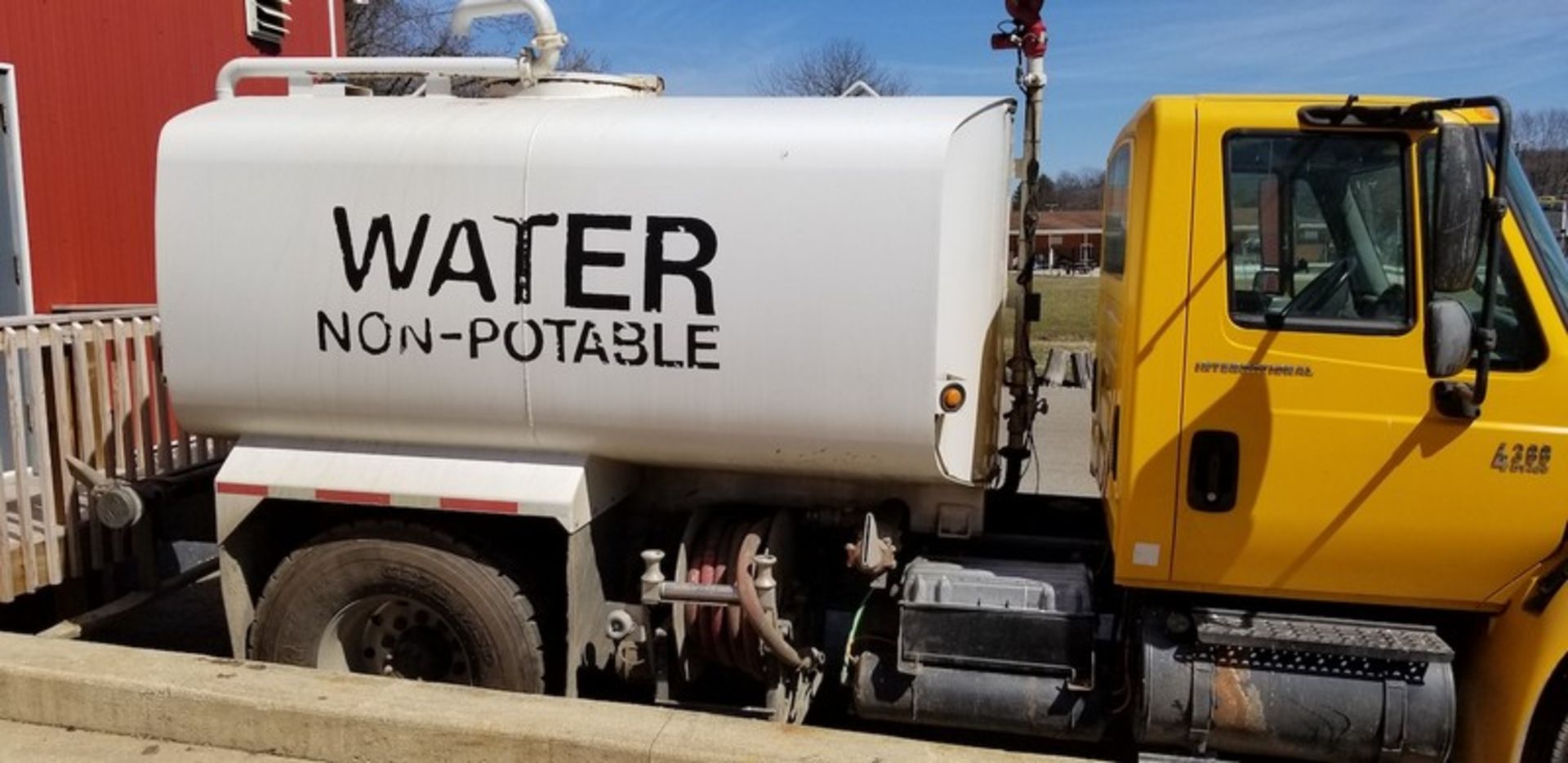 2004 International 4300 Tanker / Water Truck, VIN 1HTMMAAL45H116866, with DT 466 - Image 2 of 9