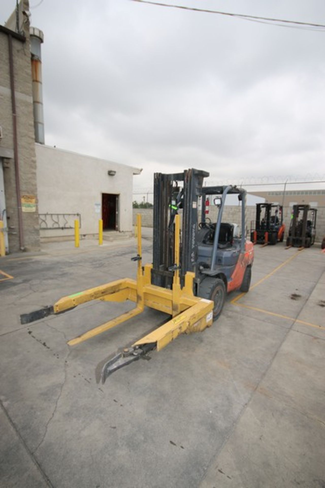 Toyota 5,650 lb. Sit-Down Propane Forklift, M/N 8FGU30, S/N 12793, with 3-Stage Mast, with - Image 2 of 9