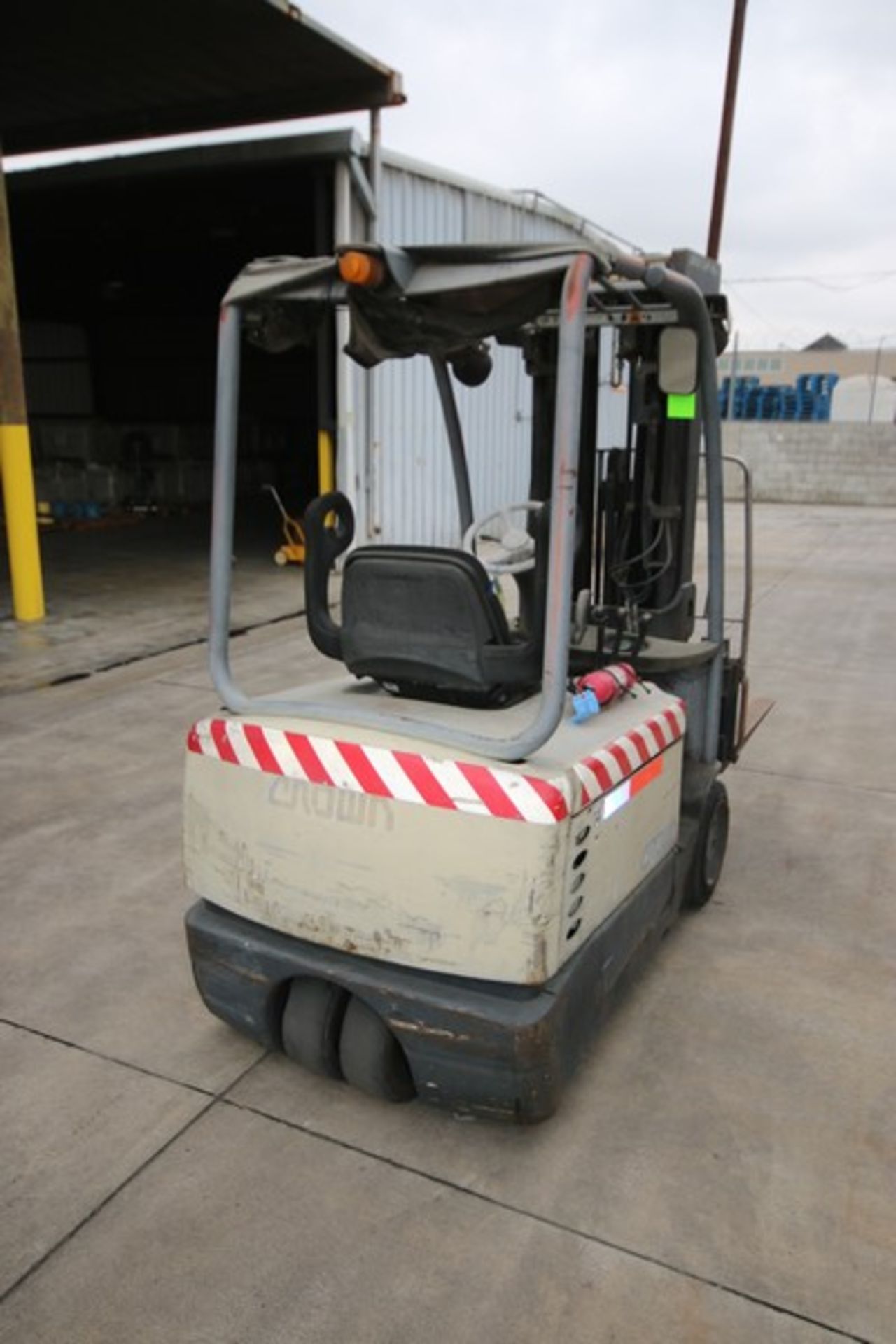 Crown 2,600 lb. Sit-Down Electric Forklift, M/N SC4040-35QUAD240, S/N 9A114093, with 36 Volt - Image 4 of 5