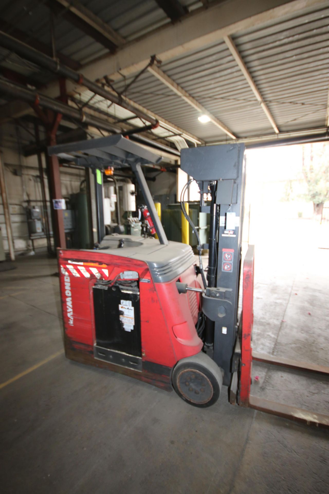 Raymond 4,000 lb. Stand-Up Electric Forklift, M/N R40-C400M, S/N R40-07-13199, with Deka 36 Volt - Image 4 of 7