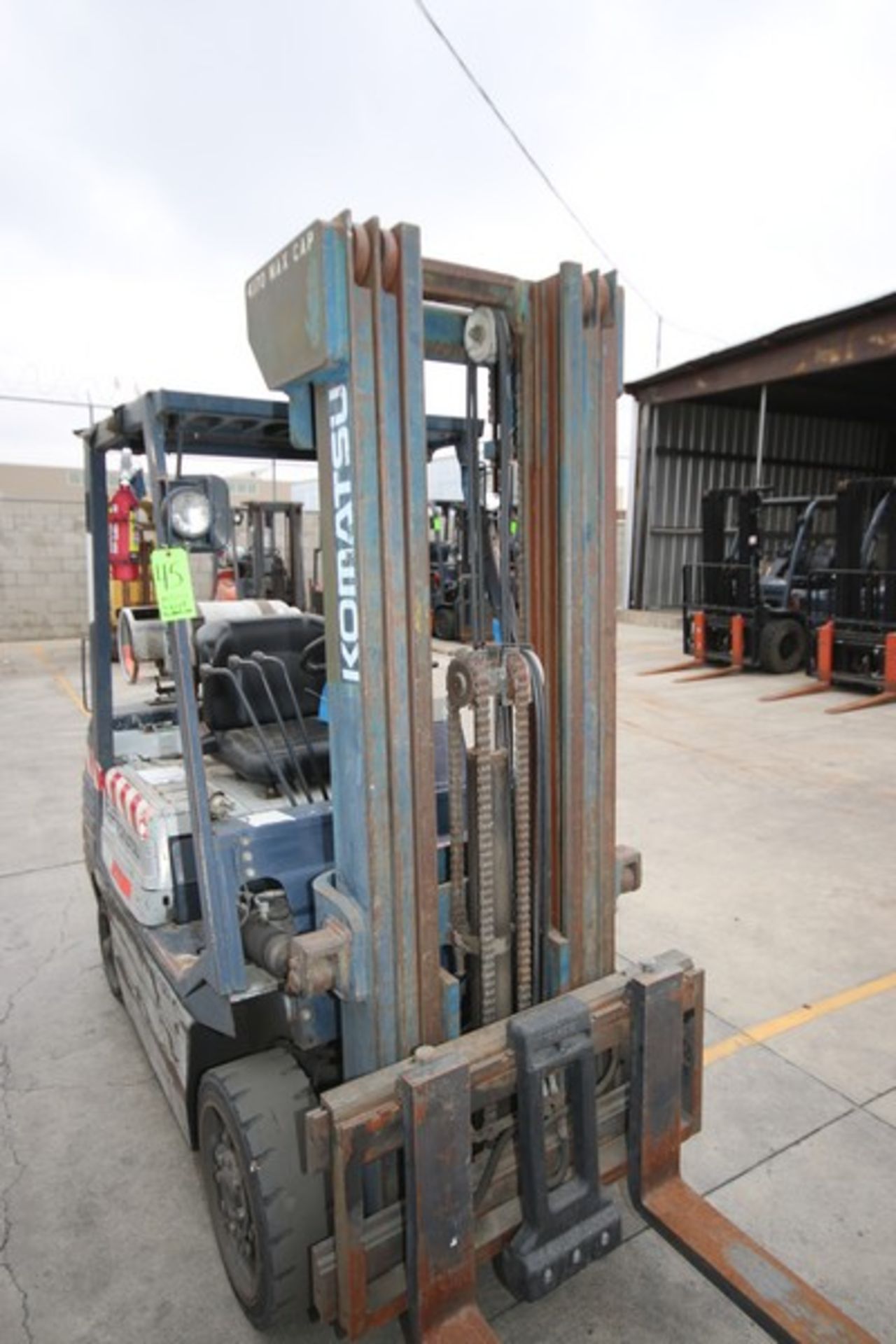Komatsu 4,170 lb. Sit-Down Propane Forklift, M/N FG255T11, S/N 405344, 1,733.3 Hours, 3-Stage Mast - Bild 2 aus 7