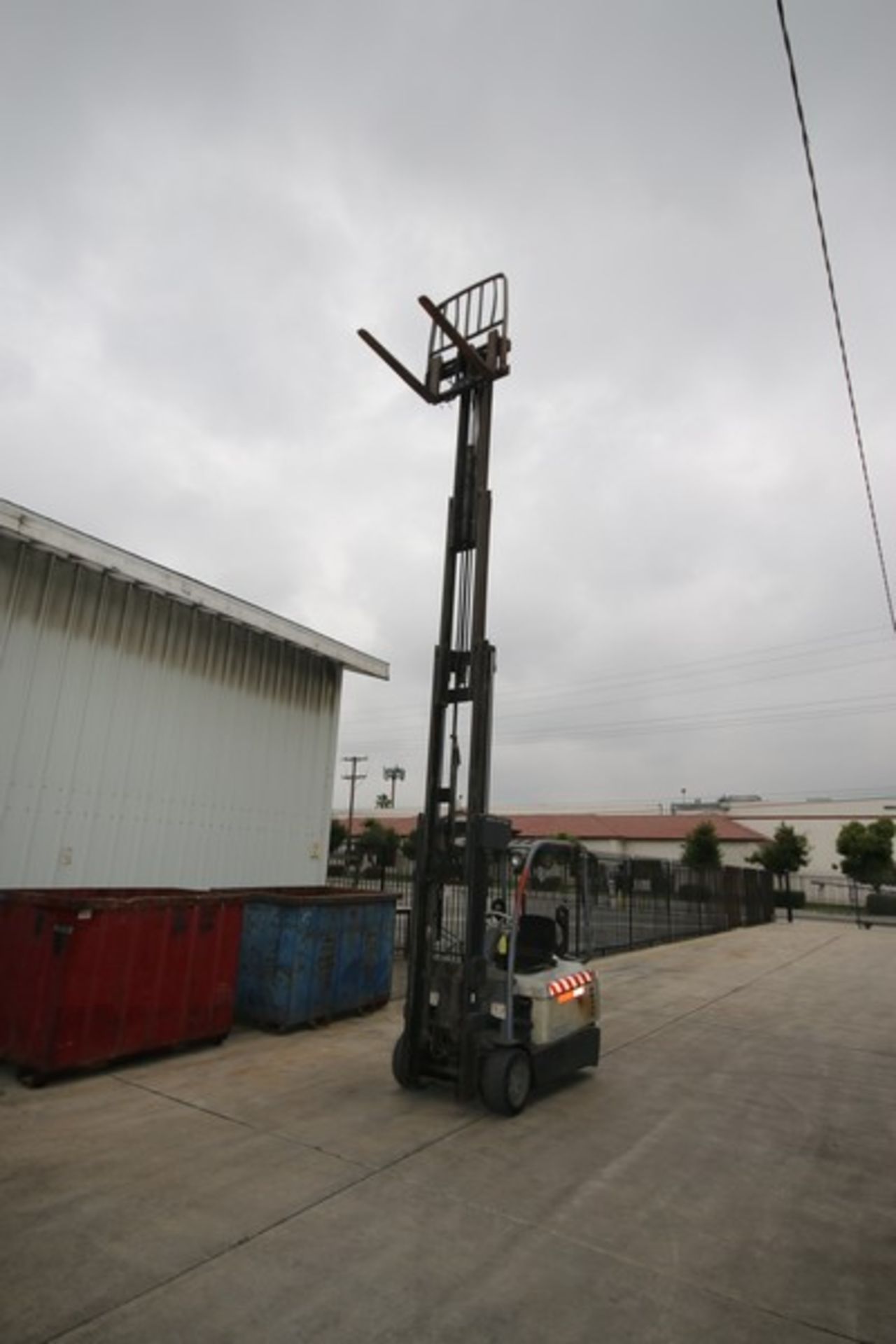 Crown 2,600 lb. Sit-Down Electric Forklift, M/N SC4040-35QUAD240, S/N 9A114093, with 36 Volt - Image 5 of 5