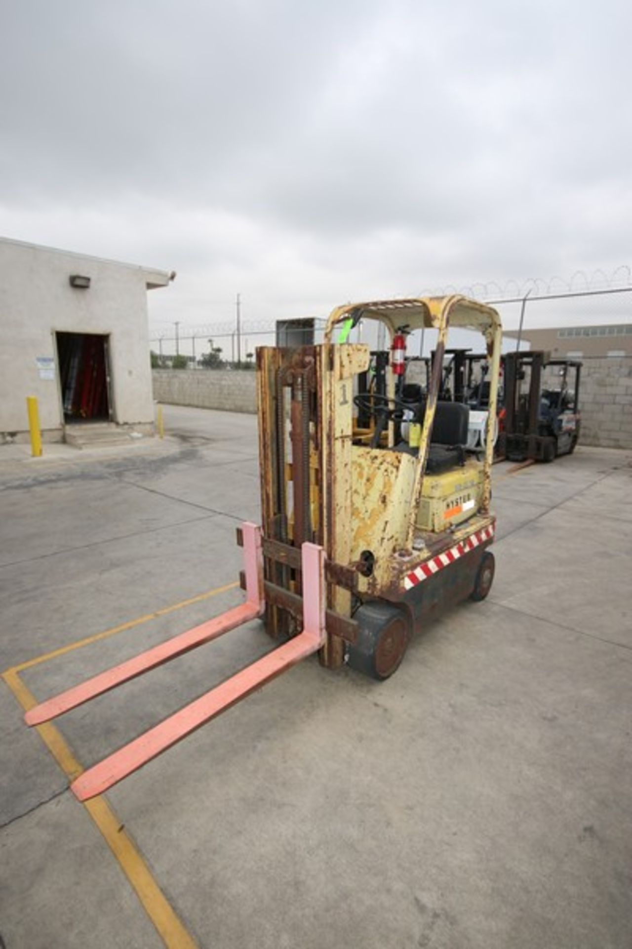 Hyster 4000 lb. Sit-Down Propane Forklift, with Double Stage Mast, 1,850.7 Hours (Forklift 1) - Bild 3 aus 6