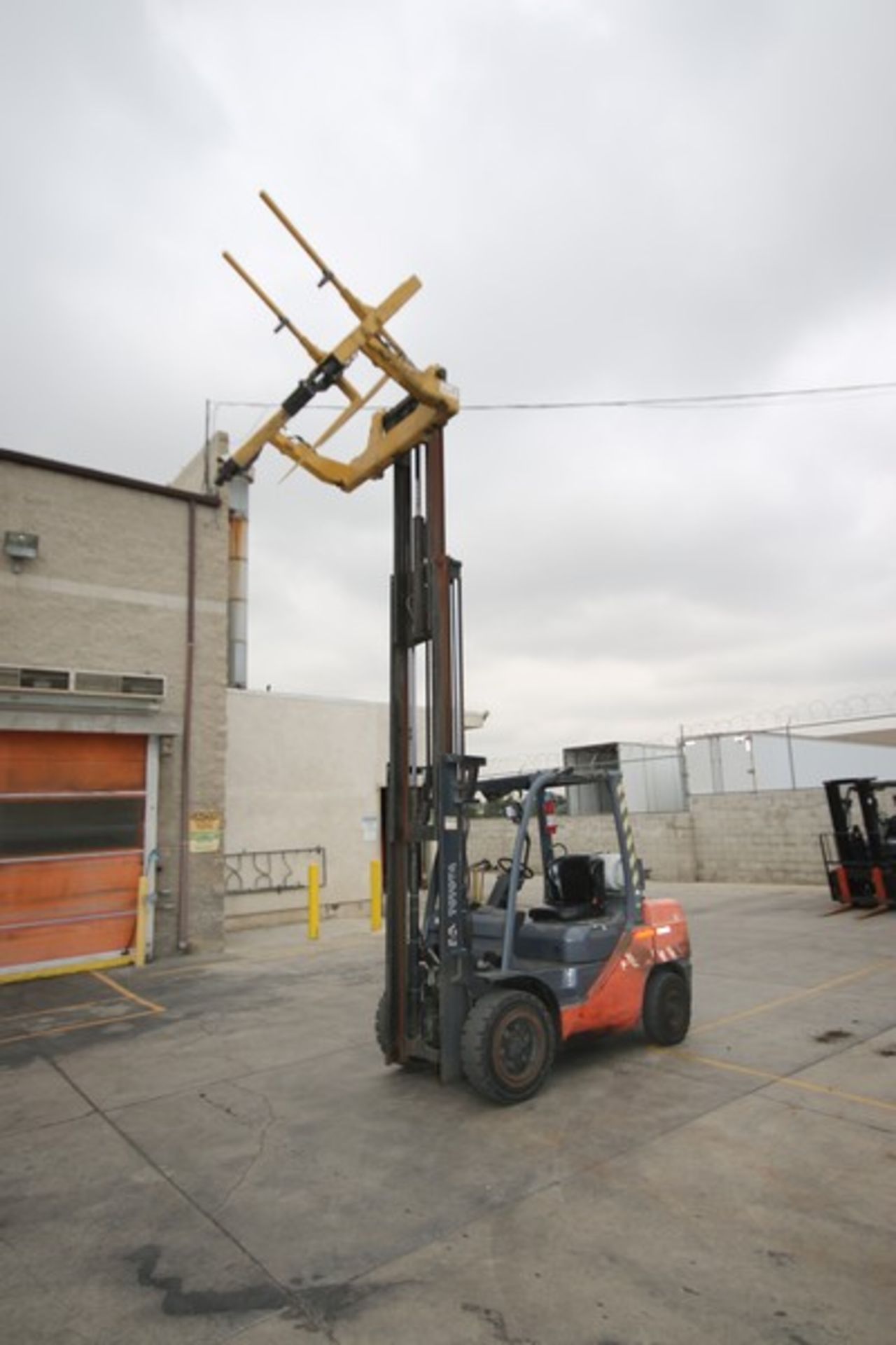 Toyota 5,650 lb. Sit-Down Propane Forklift, M/N 8FGU30, S/N 12793, with 3-Stage Mast, with - Image 7 of 9