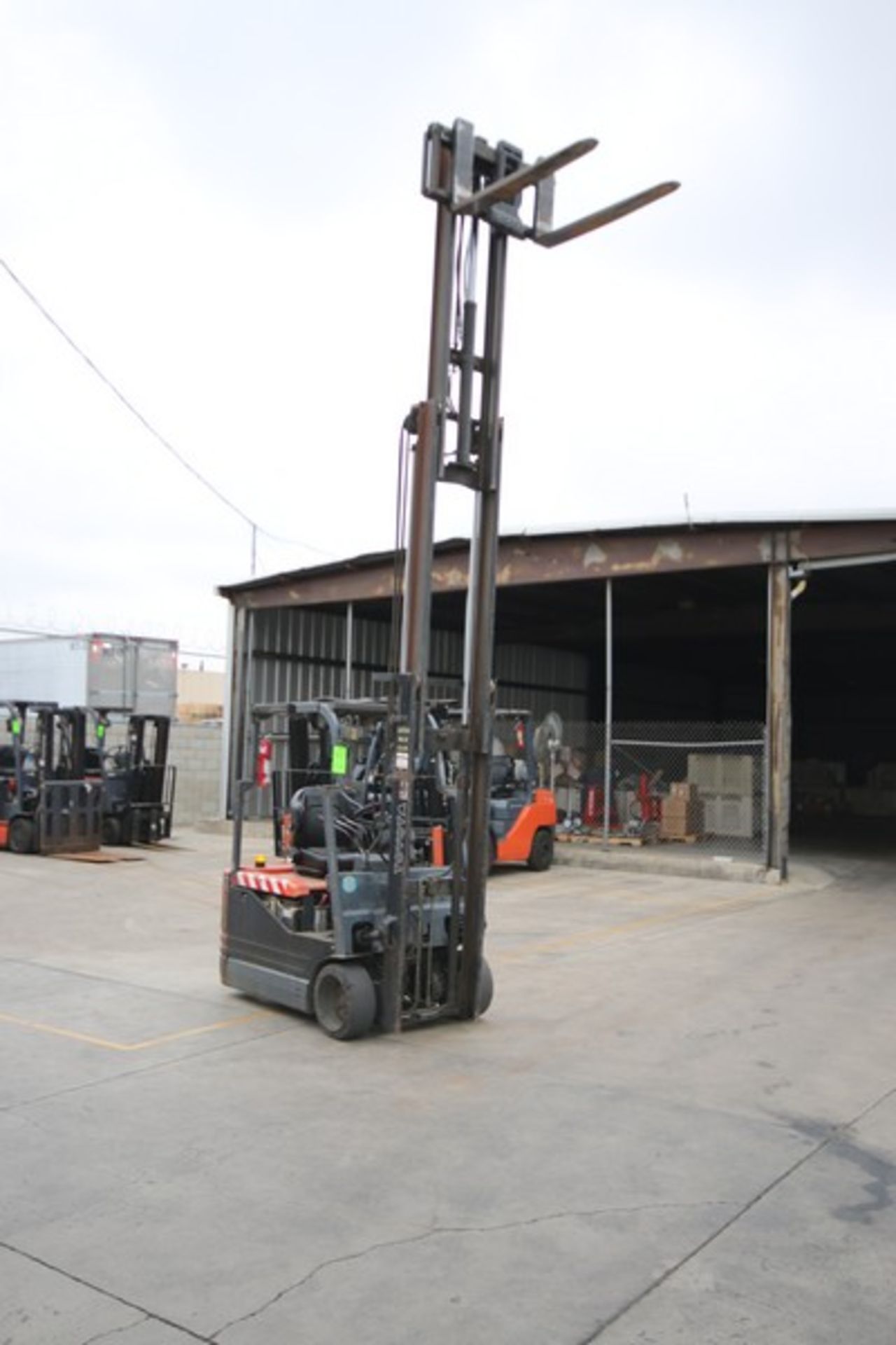 Toyota 2,600 lb. Sit-Down Electric Forklift, M/N 5FBE15, S/N 22286, with 36 Volt Battery, with 3- - Image 5 of 7